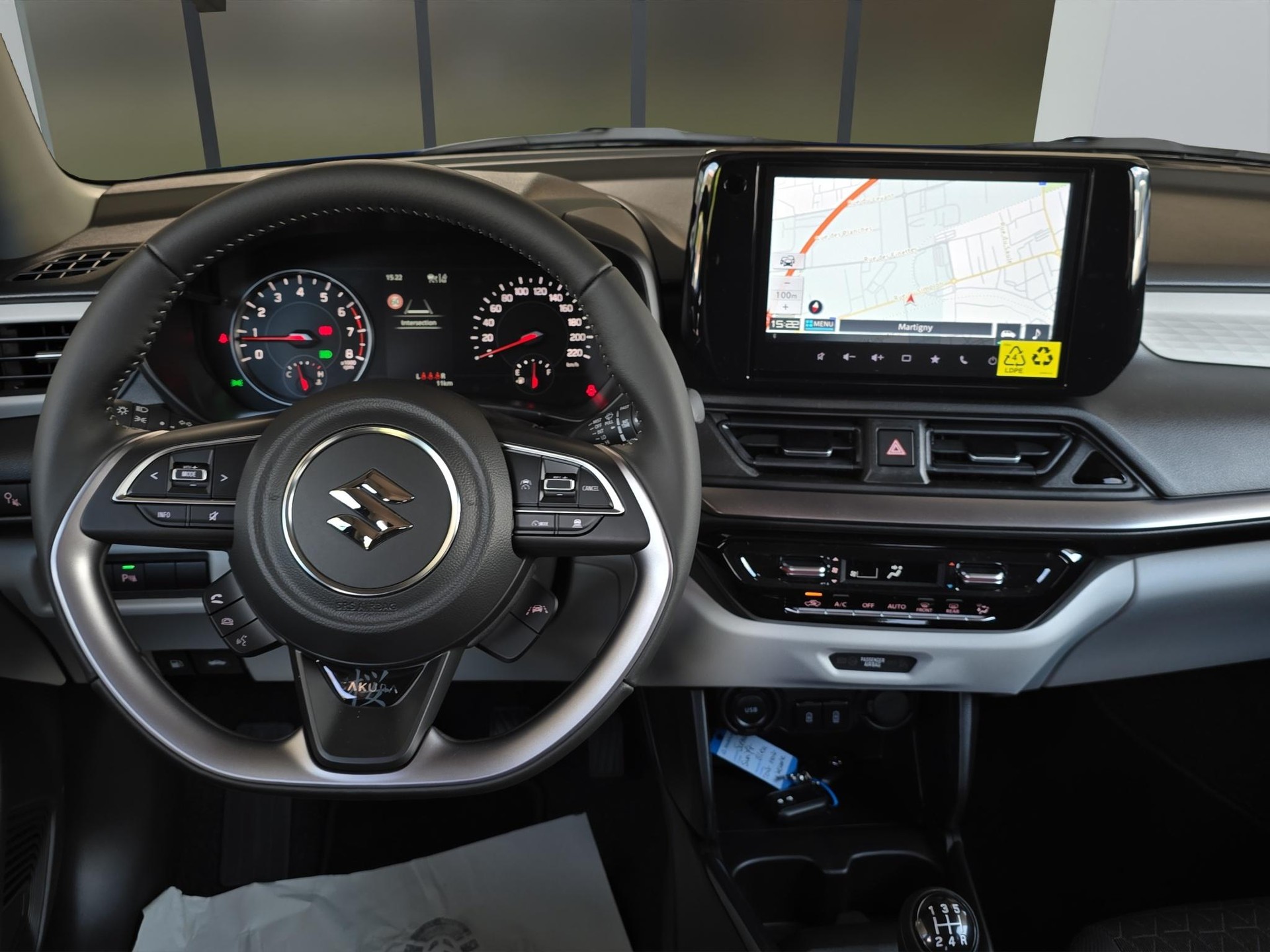 SUZUKI Swift 1.2 Sakura Top Hybrid 4x4-image-18
