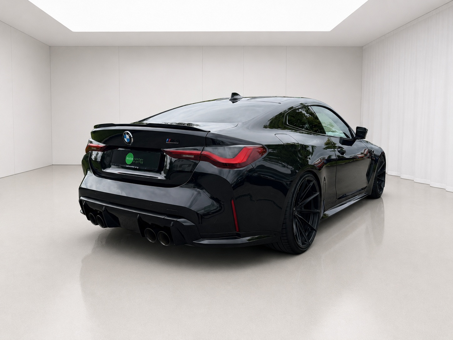 BMW M4 Coupé Competition-showroom-element-2