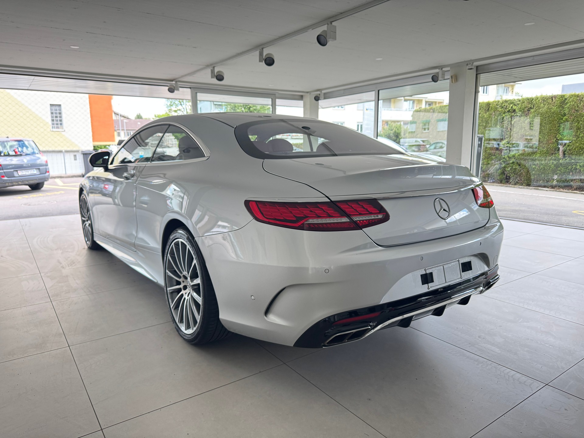 MERCEDES-BENZ S 560 4Matic 9G-Tronic-image-6