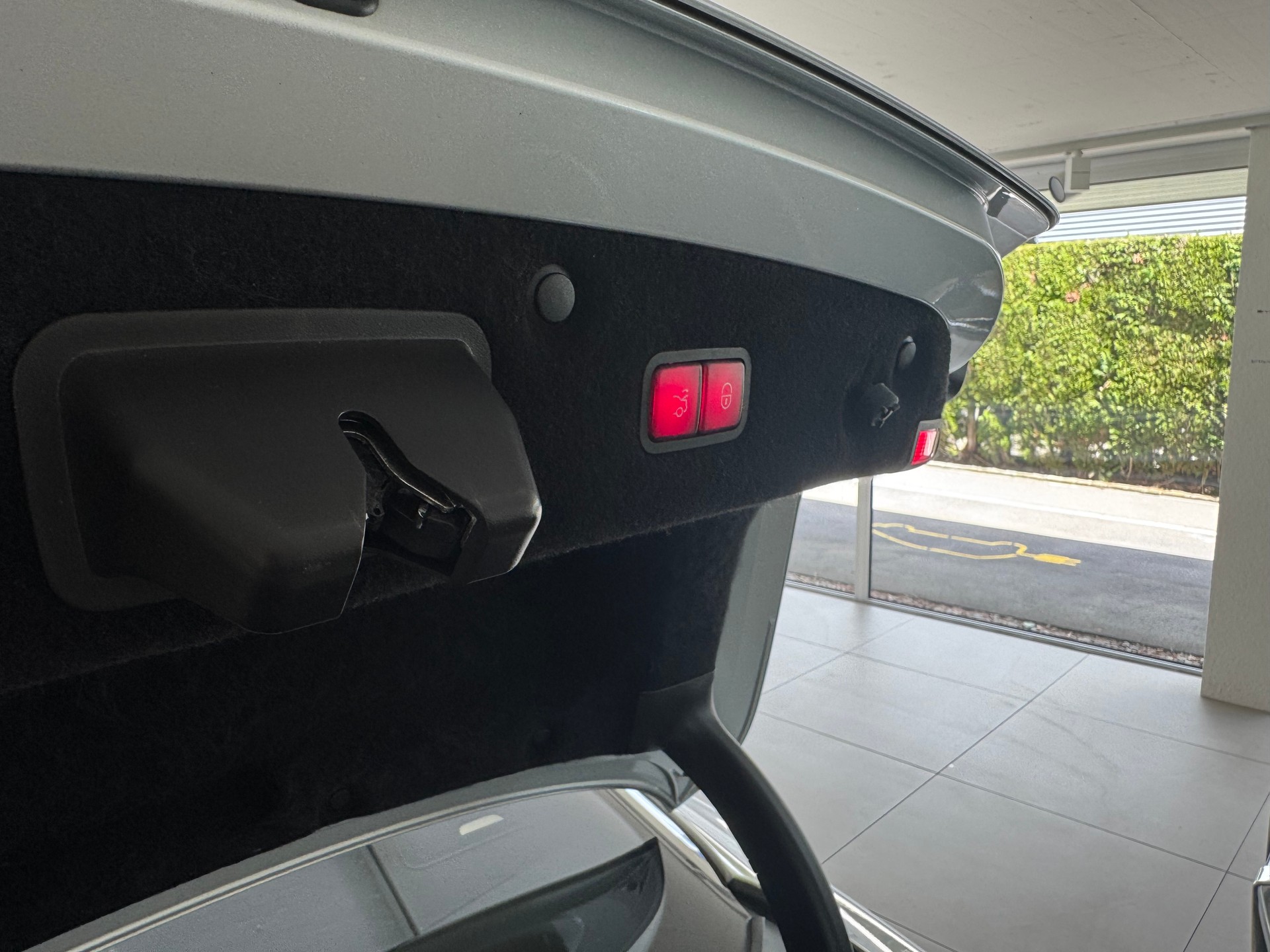 MERCEDES-BENZ S 560 4Matic 9G-Tronic-image-9