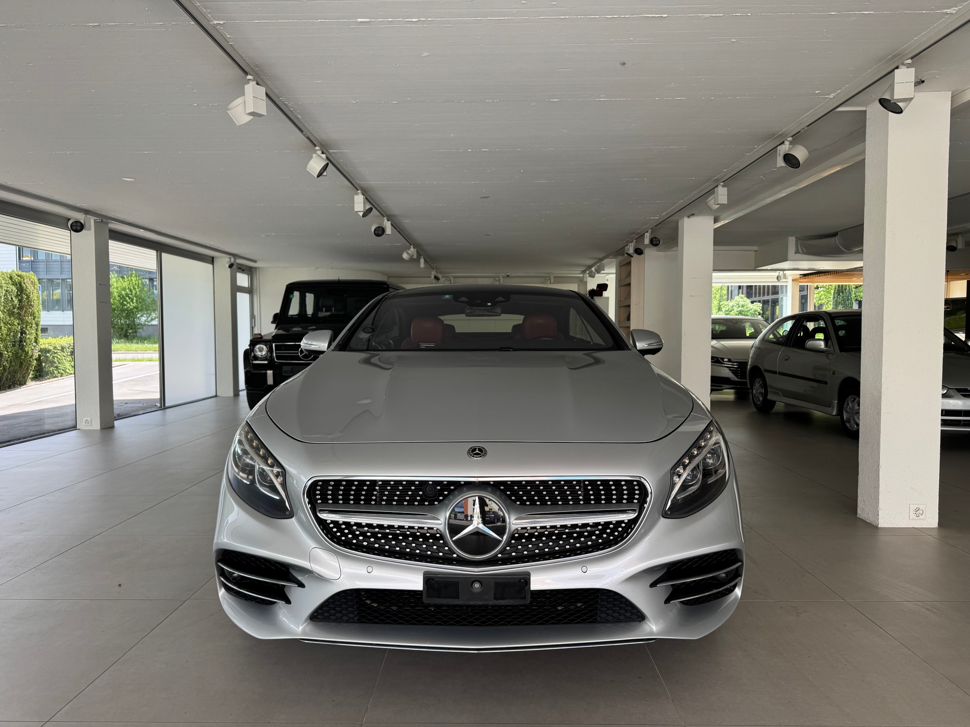 MERCEDES-BENZ S 560 4Matic 9G-Tronic-showroom-element-2