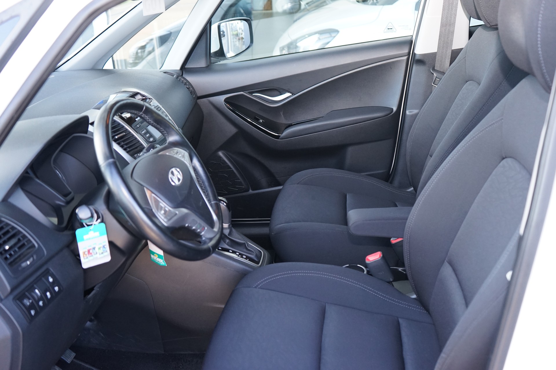 HYUNDAI iX20 1.6 Amplia Automatic-image-12