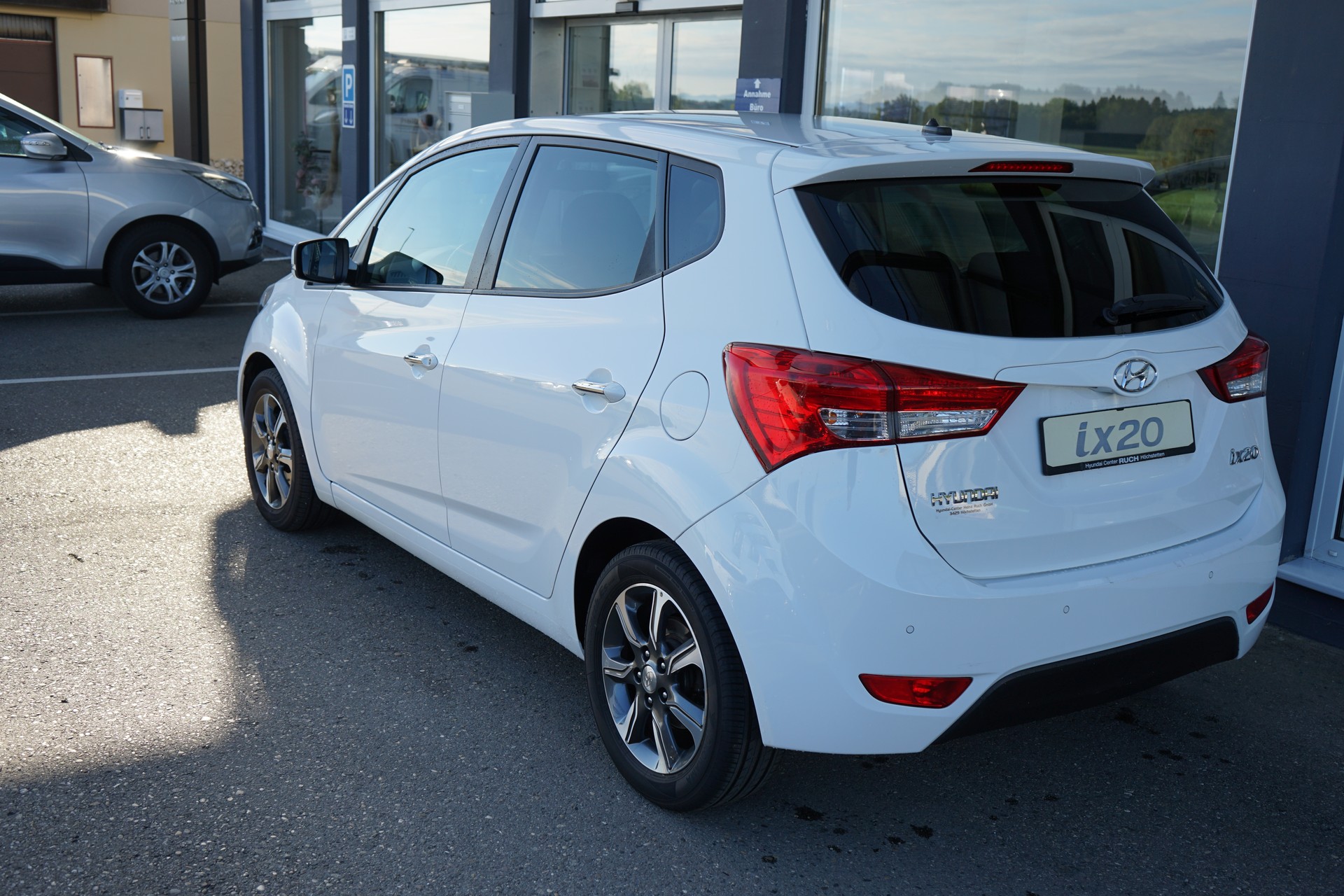 HYUNDAI iX20 1.6 Amplia Automatic-image-4