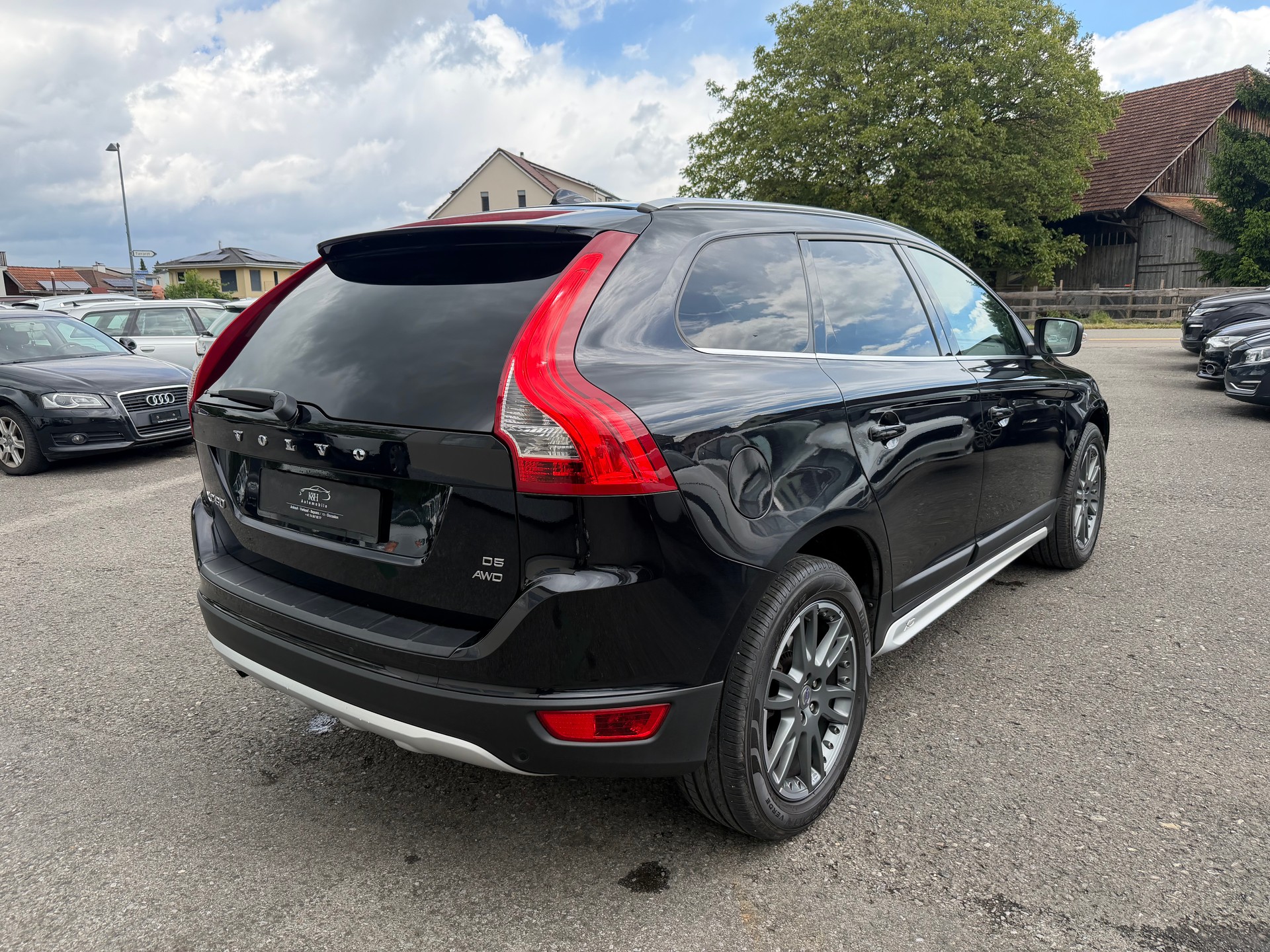 VOLVO XC60 D5 AWD Geartronic-image-3