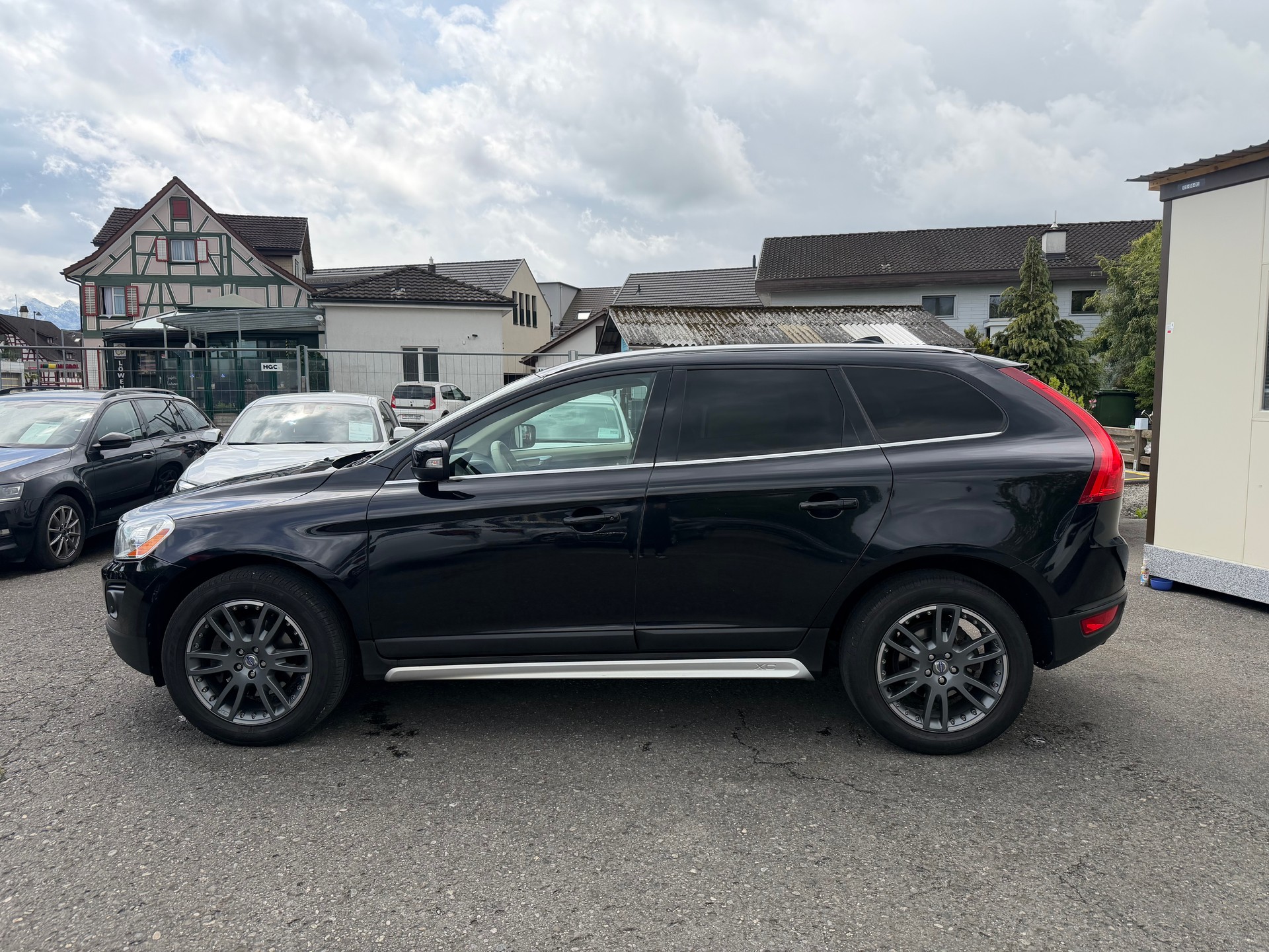 VOLVO XC60 D5 AWD Geartronic-image-6