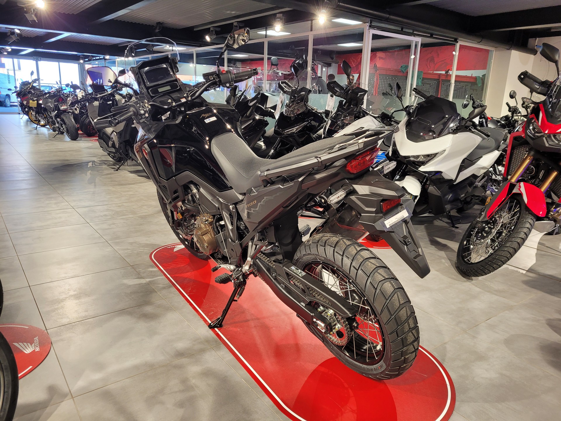 HONDA CRF 1100 Africa Twin-image-3