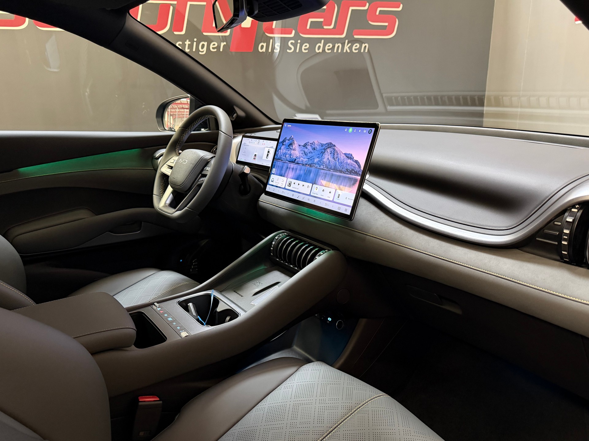 BYD Atto 3 EVO 74.8 kWh Excellence AWD-image-24