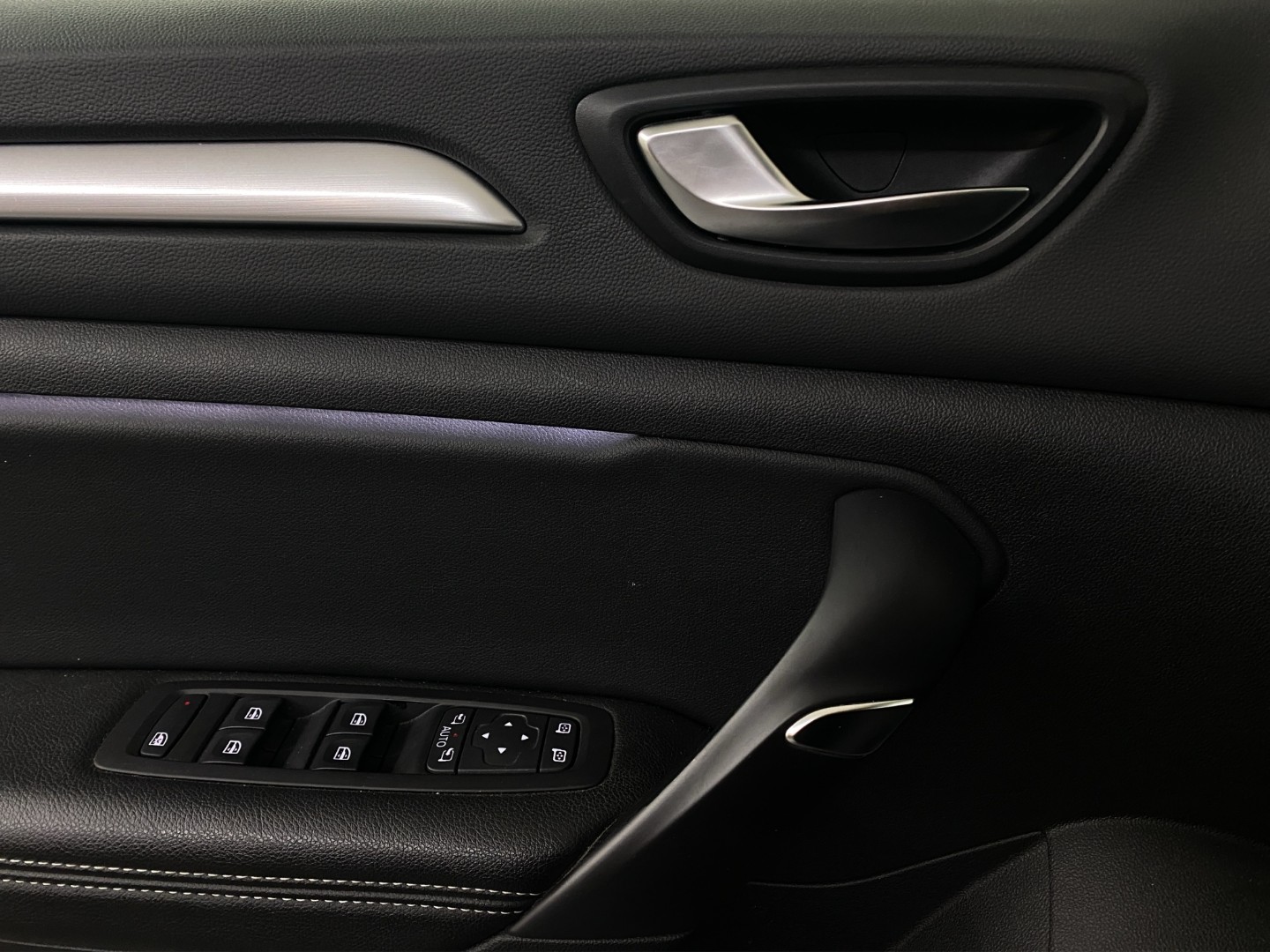 RENAULT Mégane Grandtour 1.3 16V Turbo Techno EDC-image-19