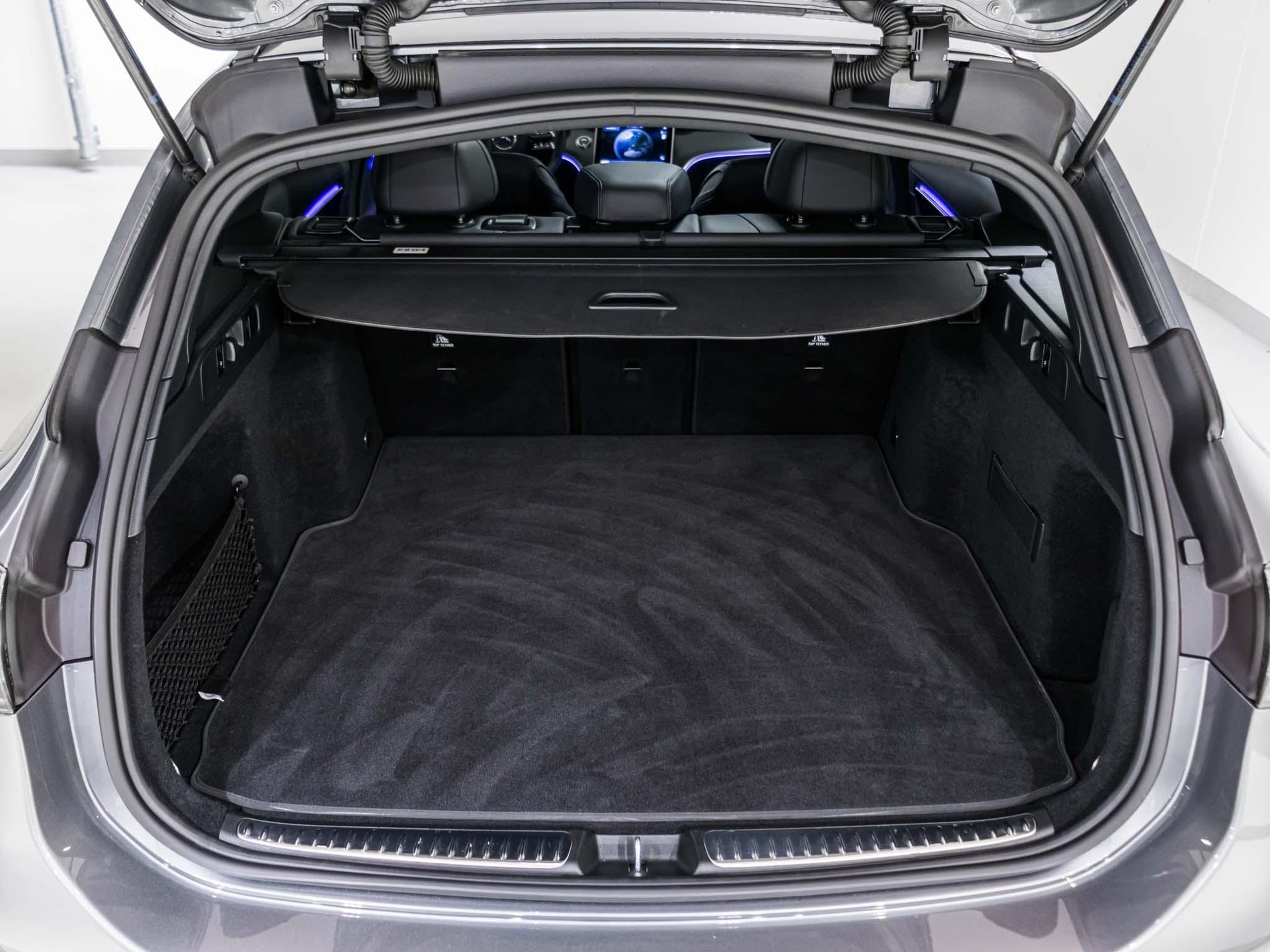 MERCEDES-BENZ C 300 AMG Line 4matic Kombi-image-13