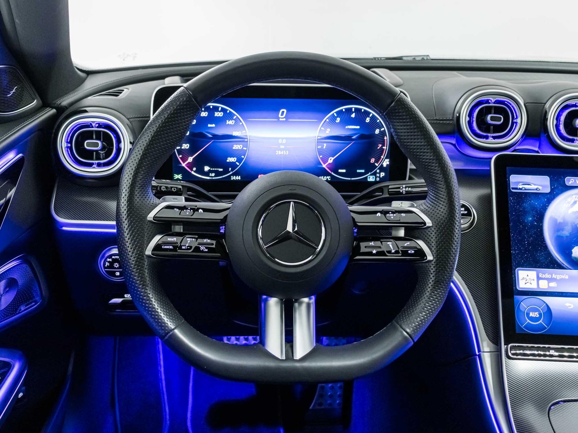 MERCEDES-BENZ C 300 AMG Line 4matic Kombi-image-10