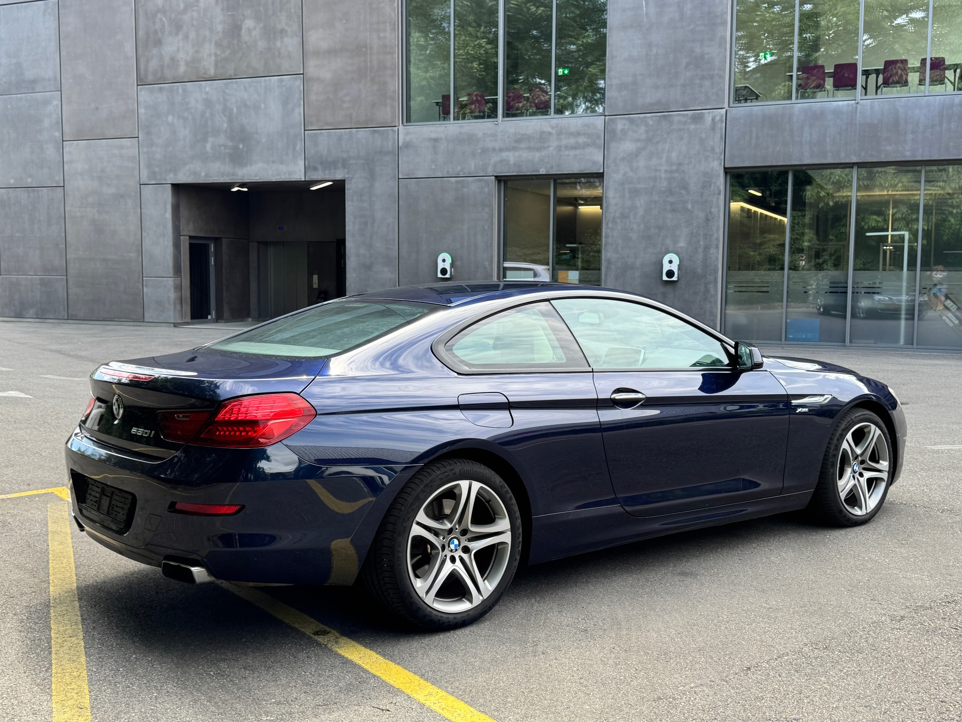 BMW 650i Coupé xDrive-image-3