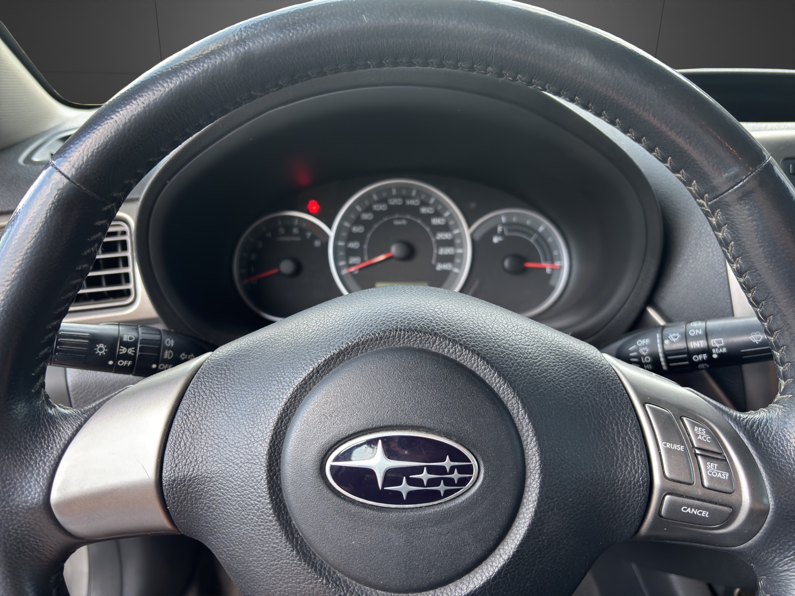 SUBARU Impreza 2.0R Comfort Automatic-image-5