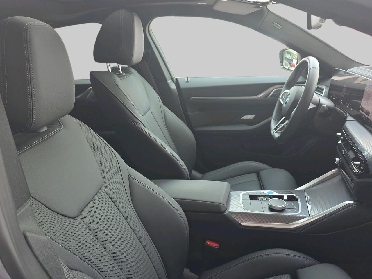 BMW i4 M60-image-16