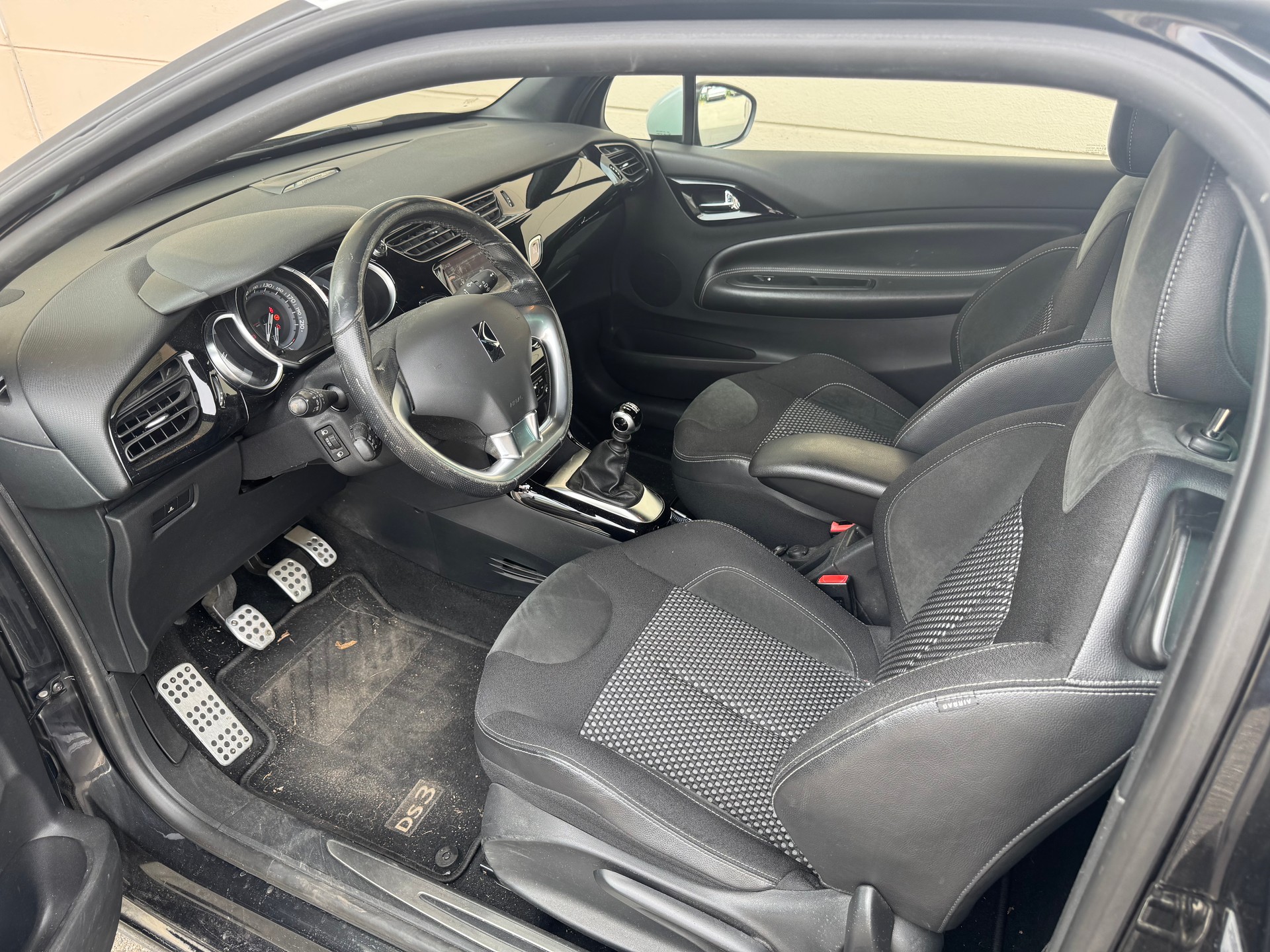 DS AUTOMOBILES DS3 1.6 THP Sport Chic-image-10
