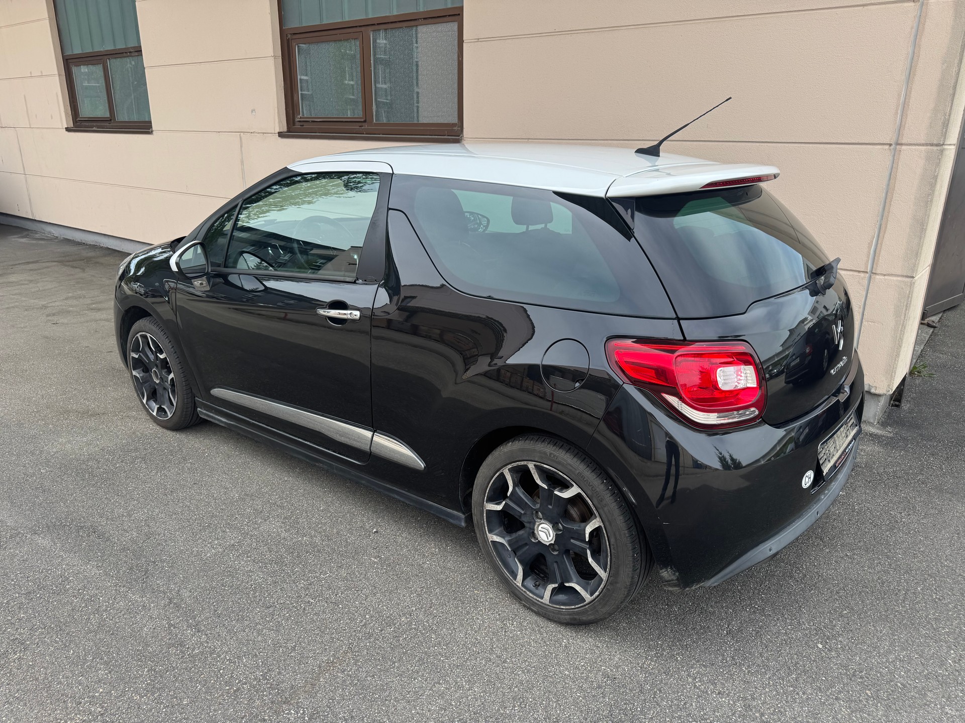 DS AUTOMOBILES DS3 1.6 THP Sport Chic-image-2