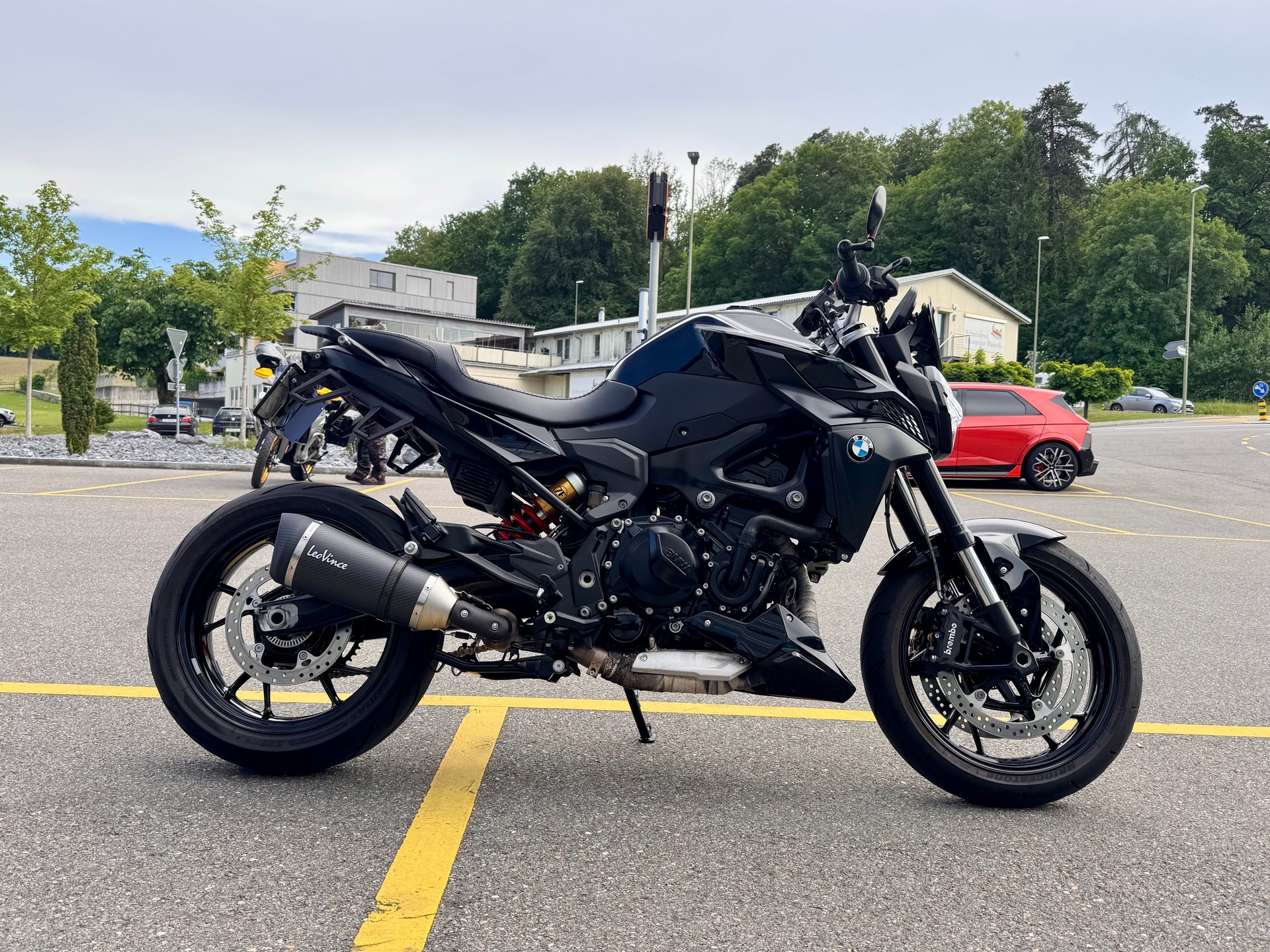 BMW BMW F900R Triple Black | Full Option | ACC | Warranty 12/2026 | 3’600 km-image-2