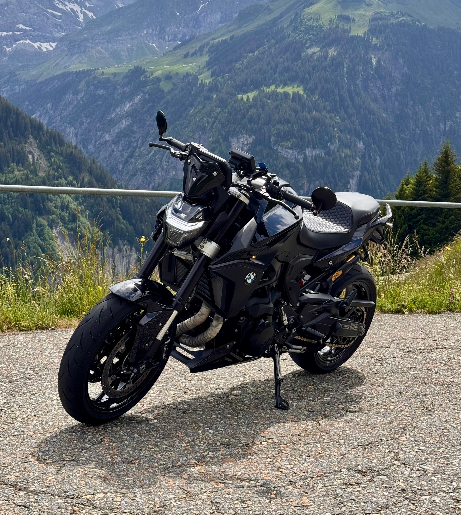 BMW BMW F900R Triple Black | Full Option | ACC | Warranty 12/2026 | 3’600 km-image-0