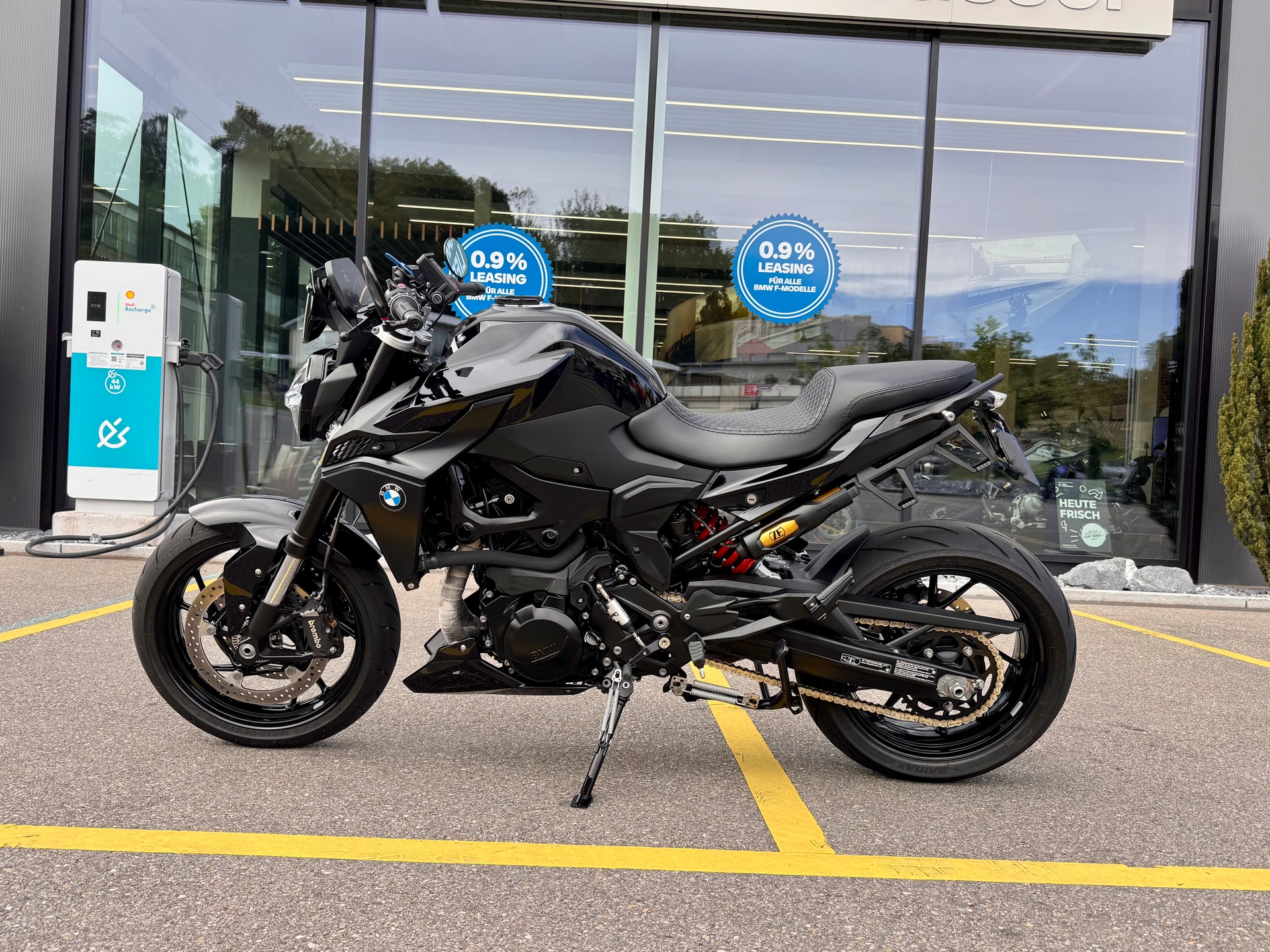 BMW BMW F900R Triple Black | Full Option | ACC | Warranty 12/2026 | 3’600 km-image-6