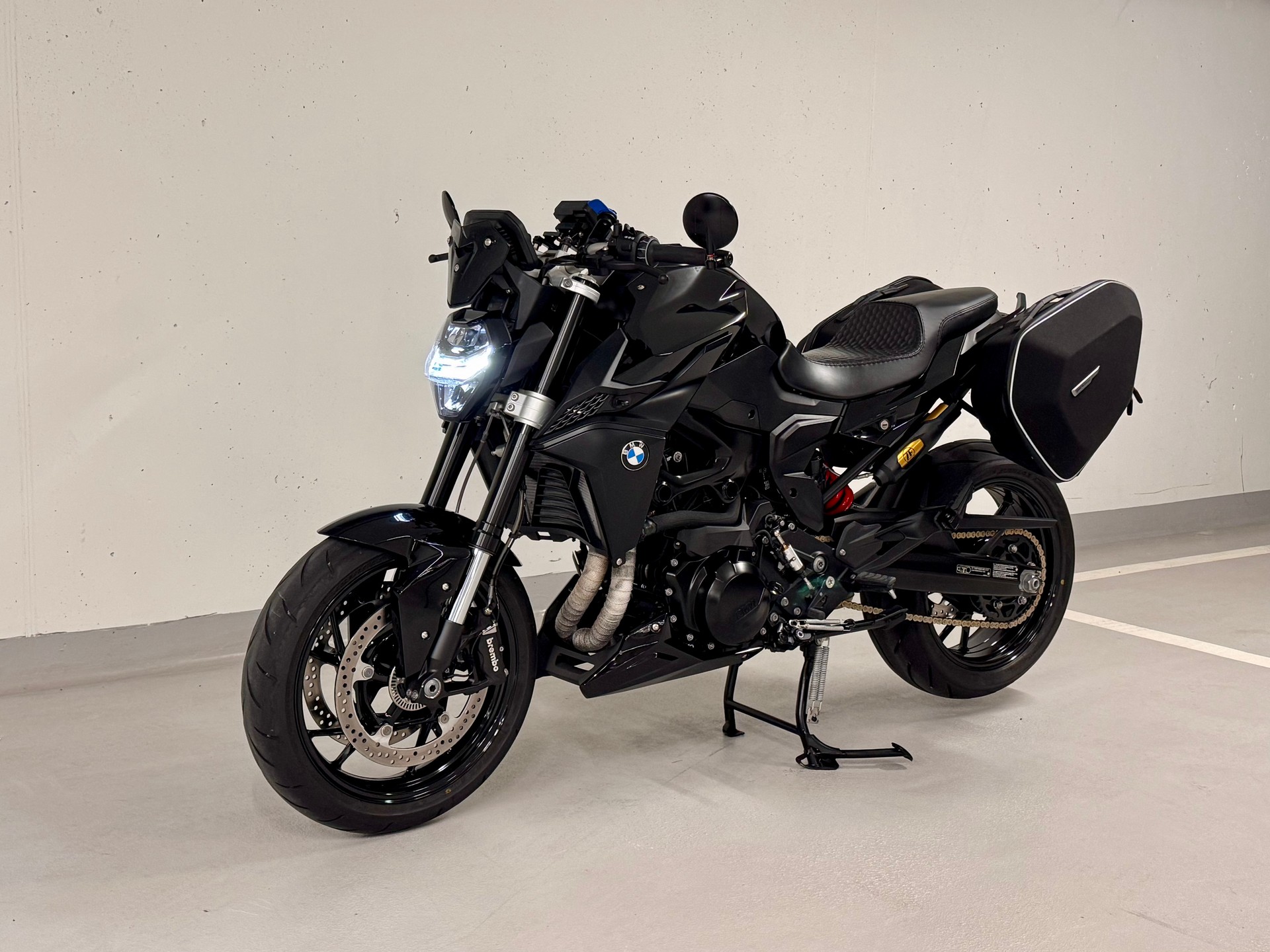 BMW BMW F900R Full Black | Full Options | Warranty 12/2026 | 3’900 km-image-0