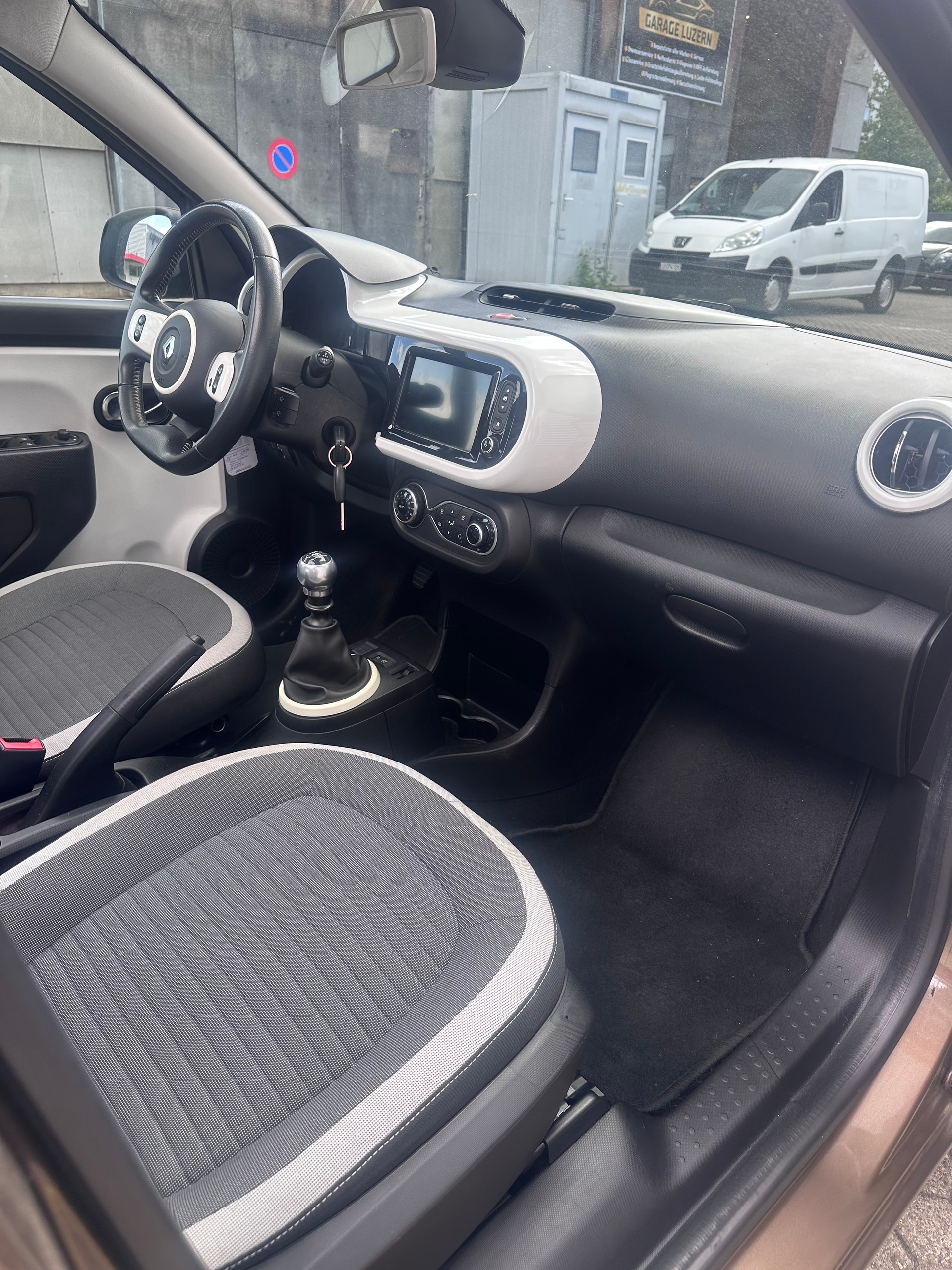 RENAULT Twingo 0.9 Zen Cabriolet-Rückfahrkamera-Car Play-image-8