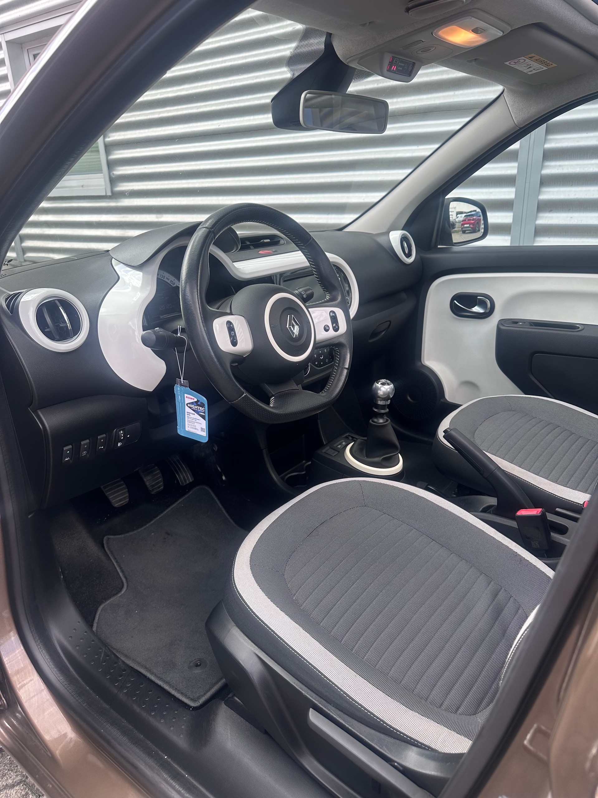 RENAULT Twingo 0.9 Zen Cabriolet-Rückfahrkamera-Car Play-image-7