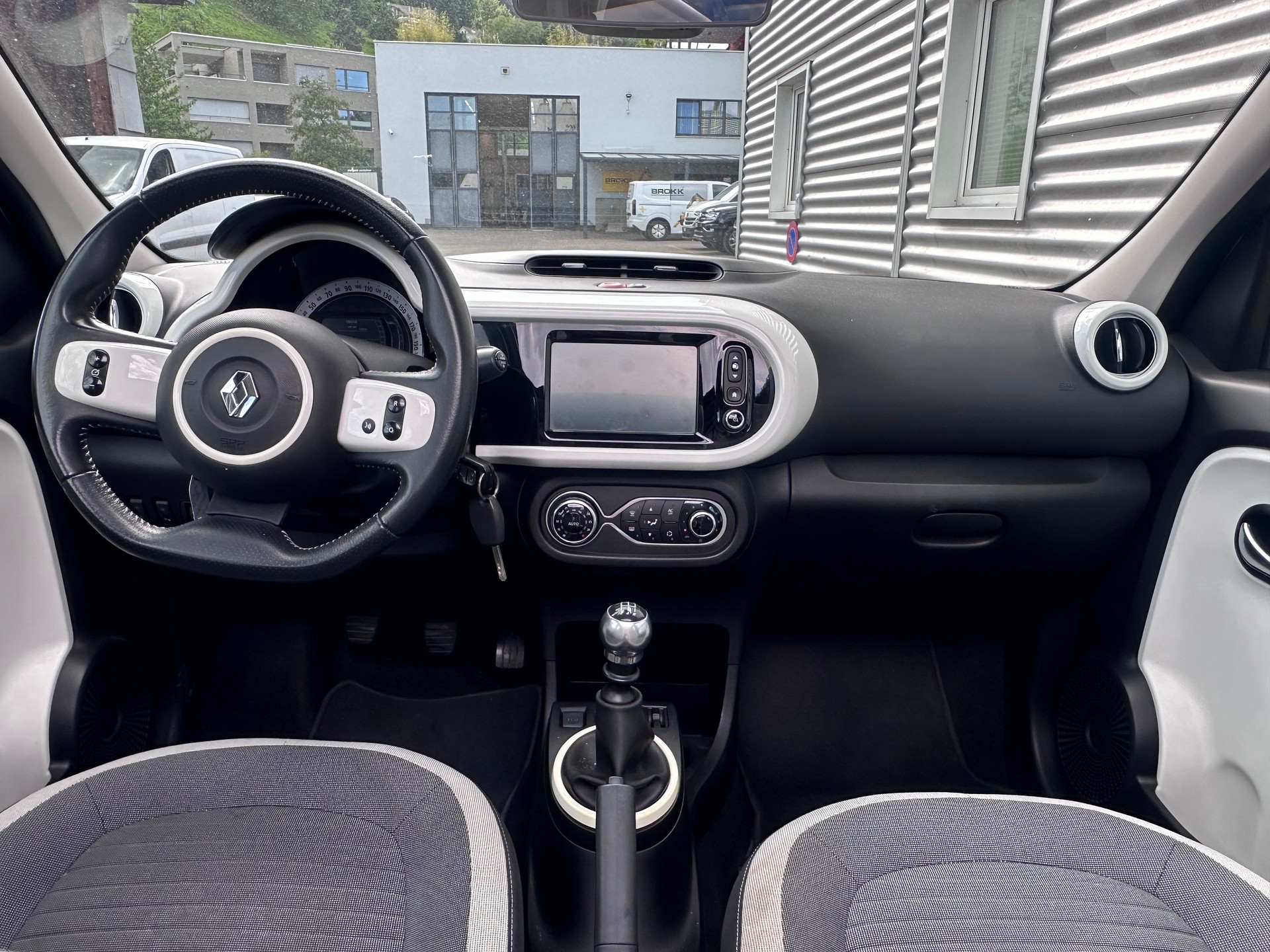 RENAULT Twingo 0.9 Zen Cabriolet-Rückfahrkamera-Car Play-image-11