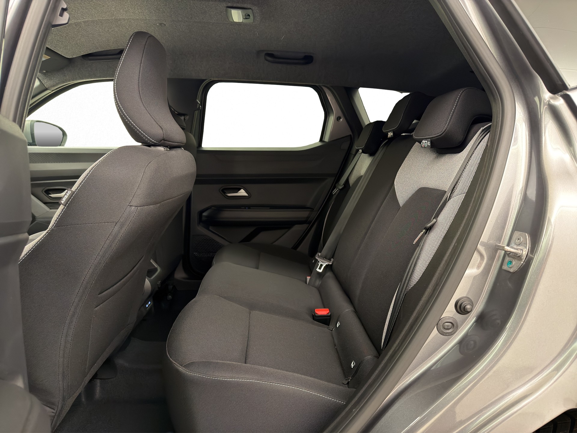 DACIA Duster 1.2 Hybrid Journey 4WD-image-11