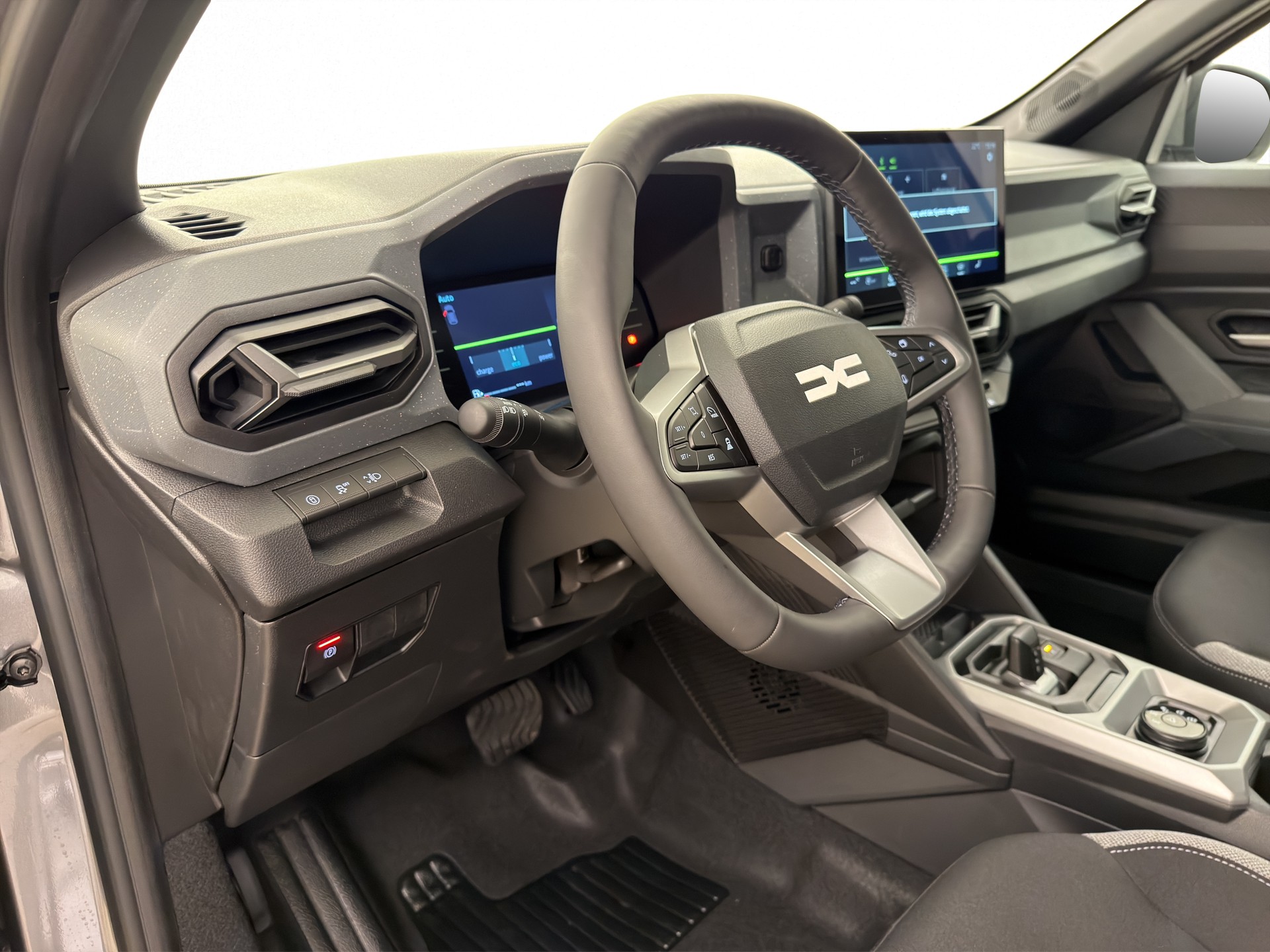 DACIA Duster 1.2 Hybrid Journey 4WD-image-13