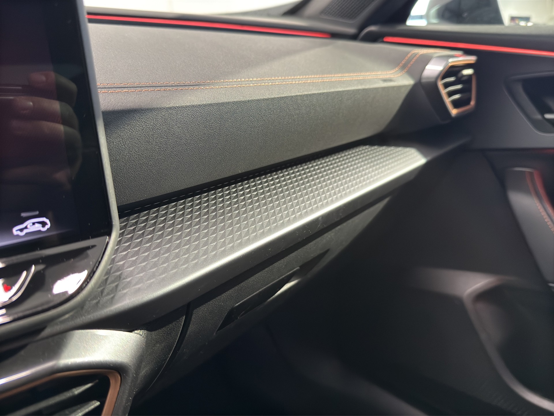 CUPRA Formentor 1.5 TSI DSG-image-30