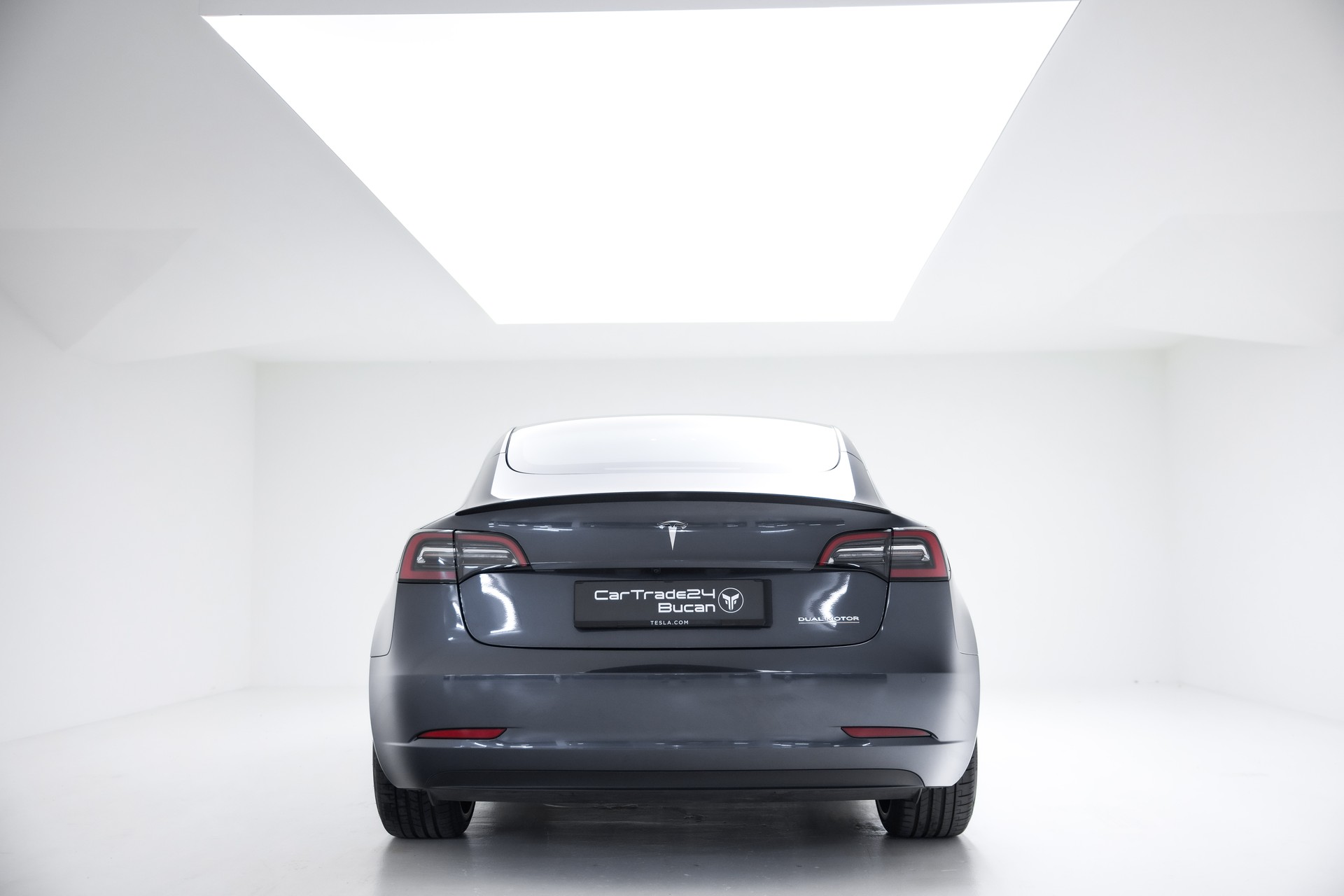 TESLA Model 3 Performance Dual Motor AWD-image-8