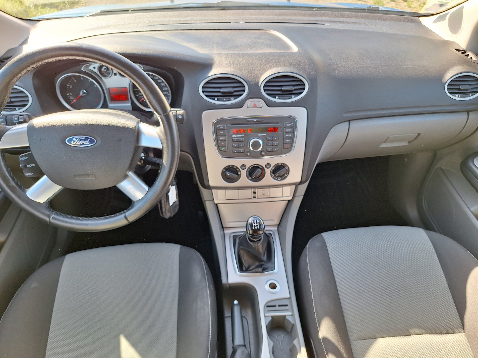 FORD Focus 1.6i VCT Carving-image-10
