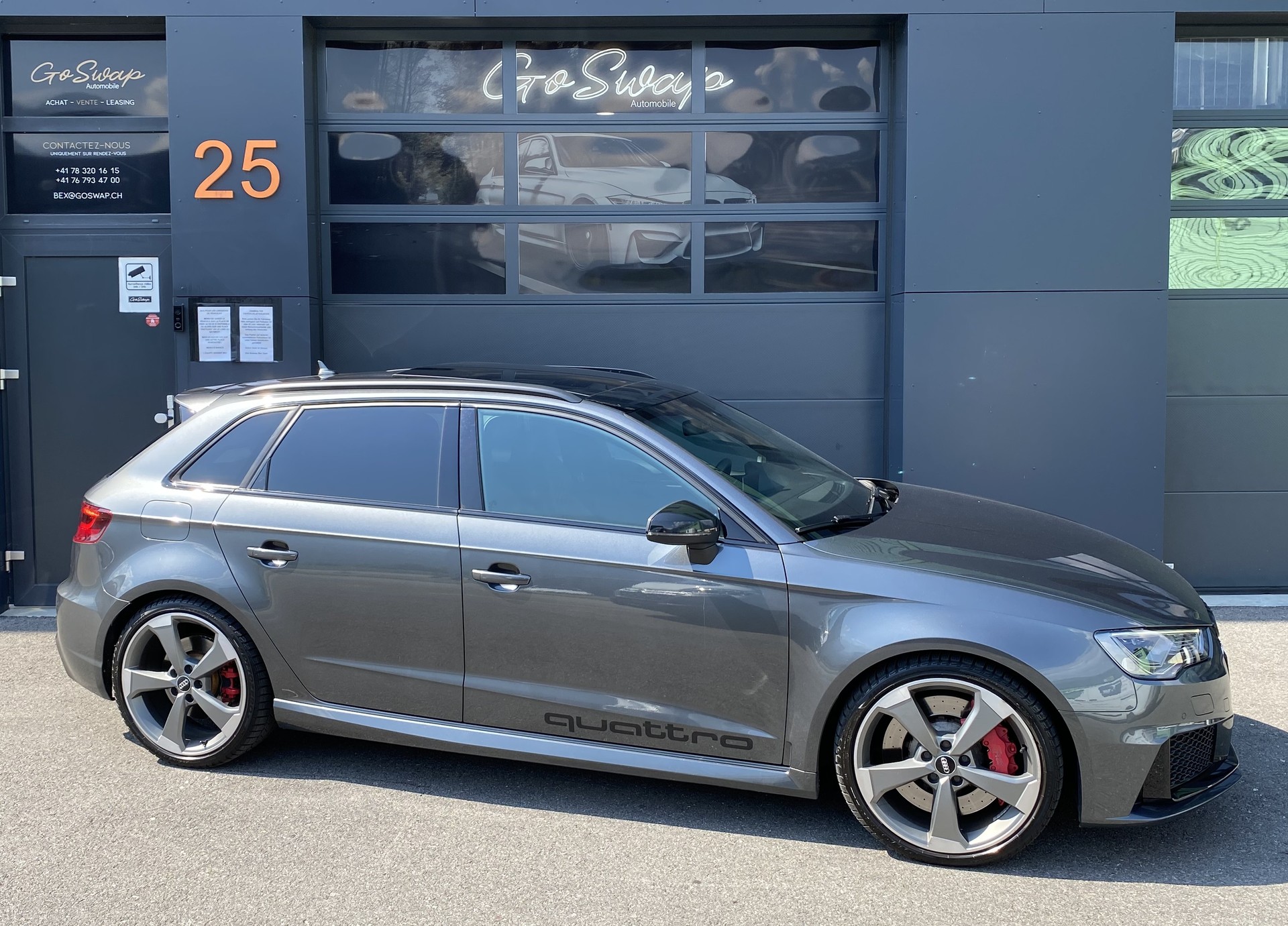 AUDI RS3 2.5 TSI quattro S-tronic-showroom-element-1