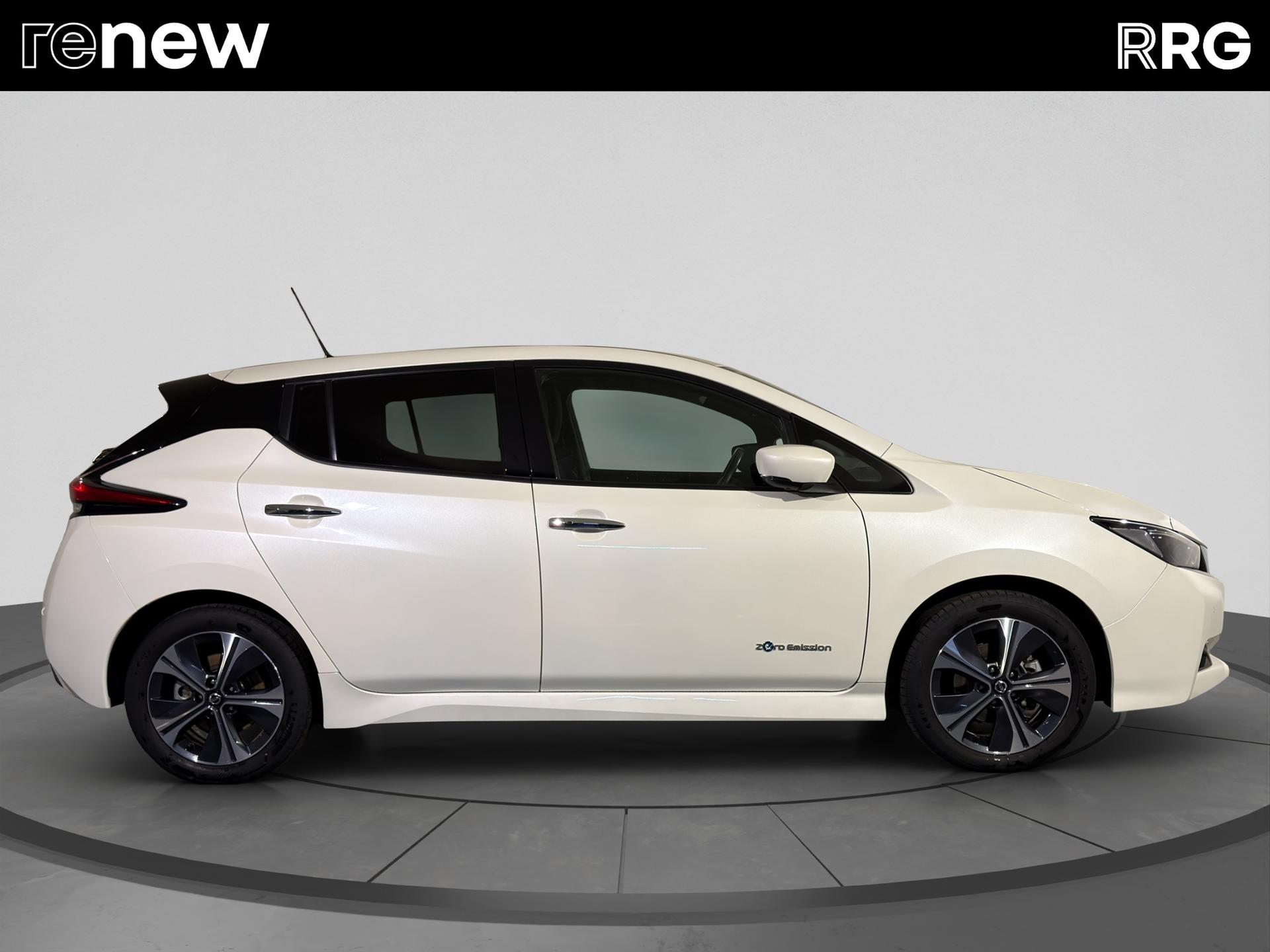 NISSAN Leaf N-Connecta (incl. battery)-showroom-element-1