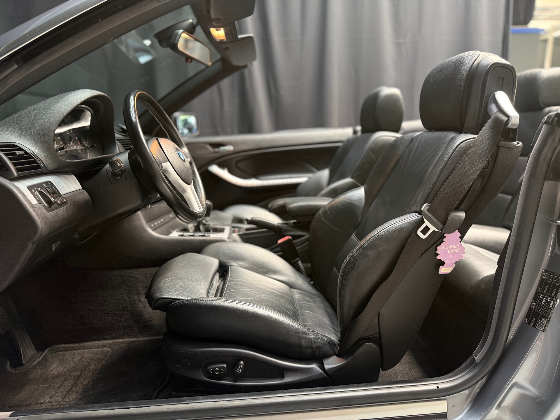 BMW 325Ci Cabriolet-image-12