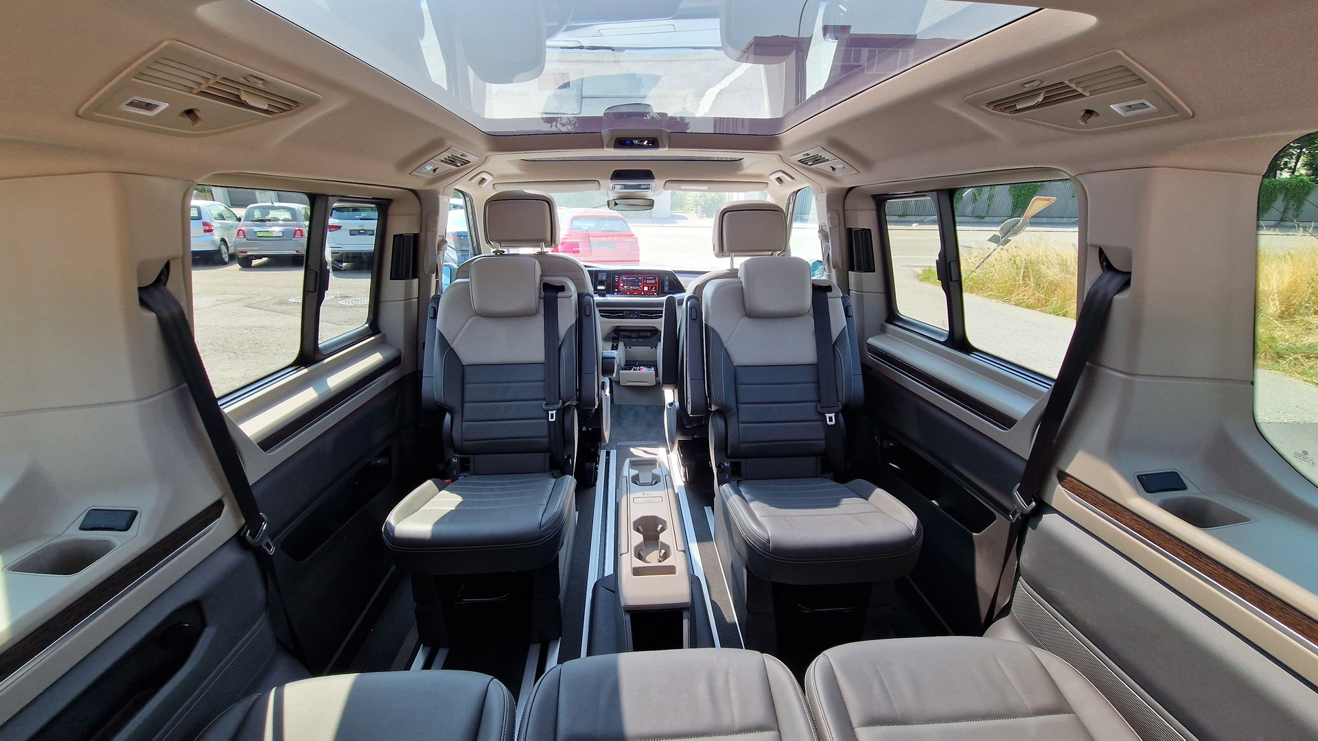 VW Multivan 2.0 TDI Style Liberty DSG Lang-image-11