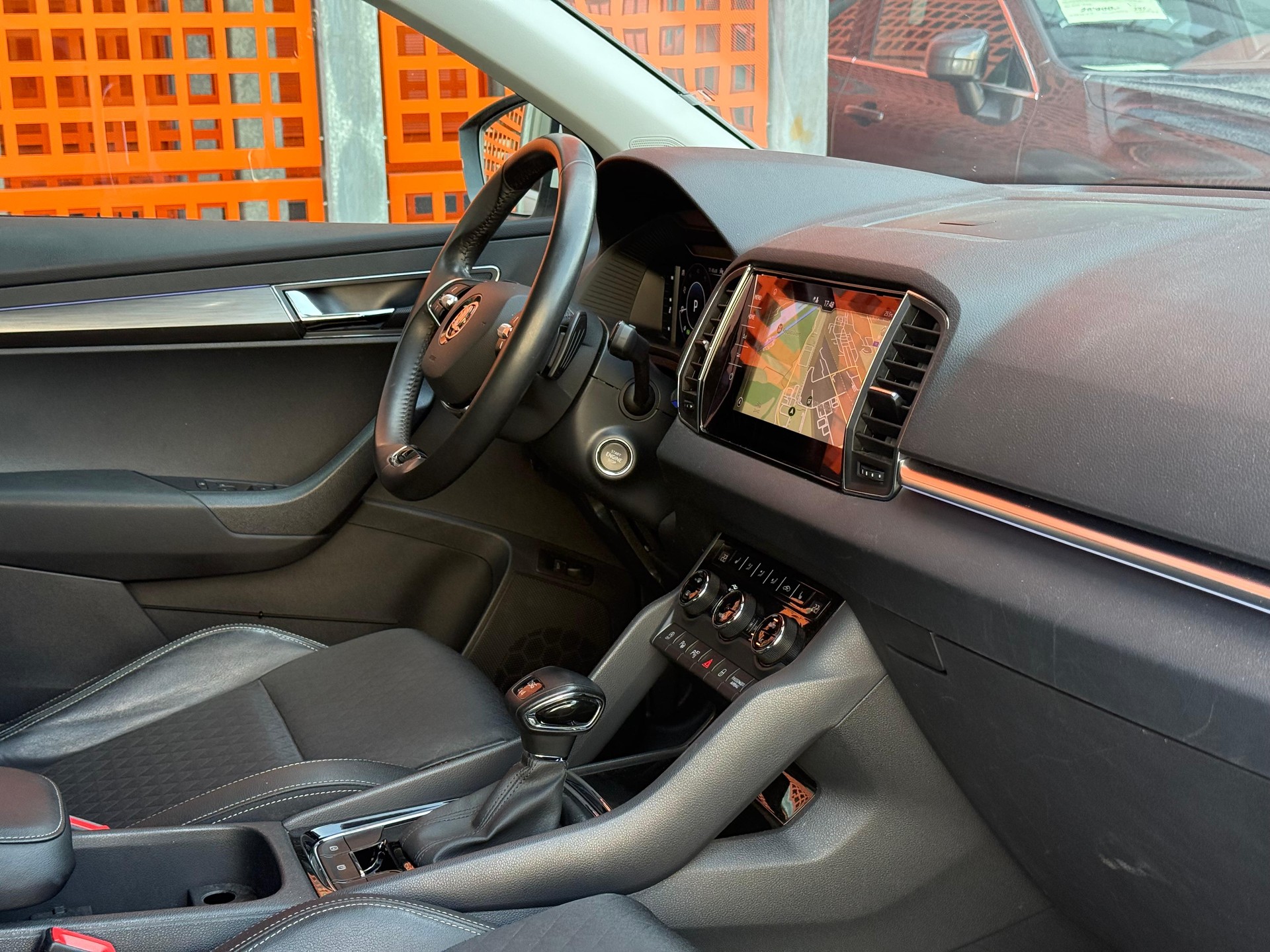 SKODA Karoq 2.0 TDI Style 4x4 DSG-image-18
