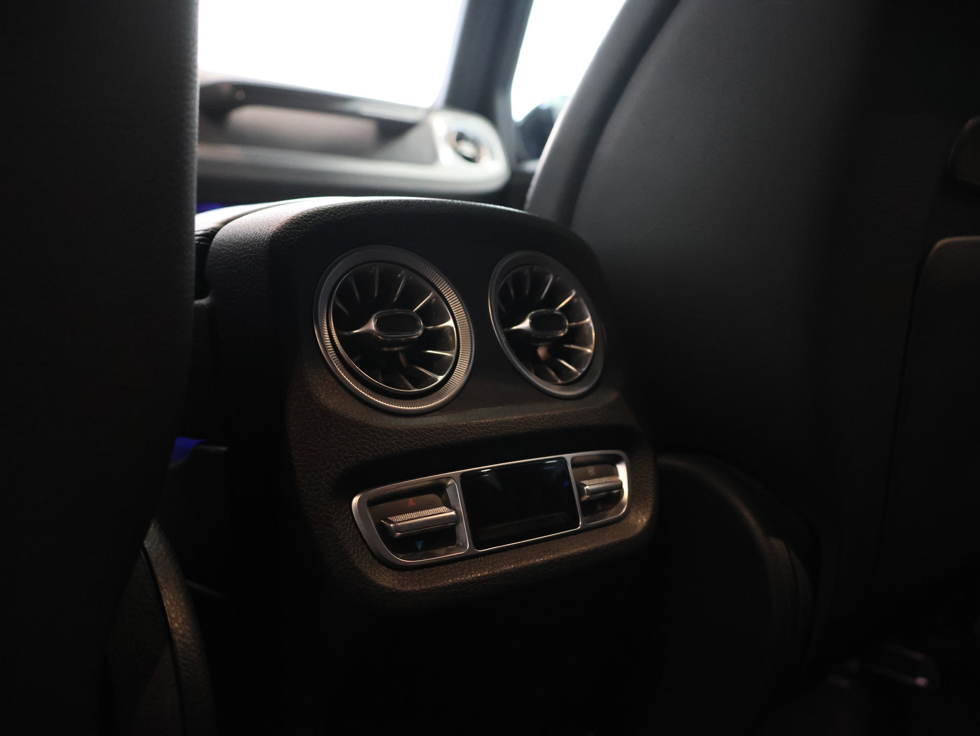 MERCEDES-BENZ G 500 AMG Line 9G-Tronic *360 Kamera* *Panoramadach* *Burmester*-image-34