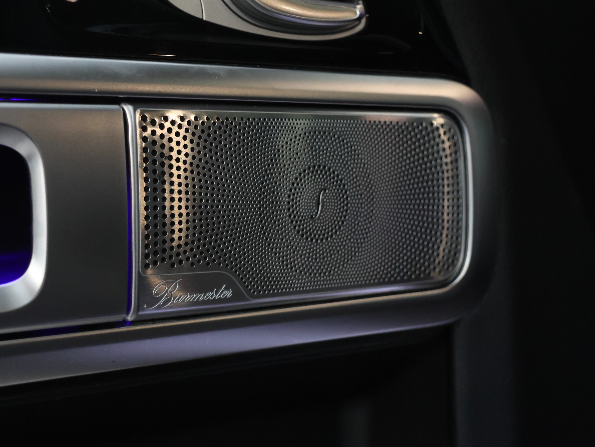 MERCEDES-BENZ G 500 AMG Line 9G-Tronic *360 Kamera* *Panoramadach* *Burmester*-image-18