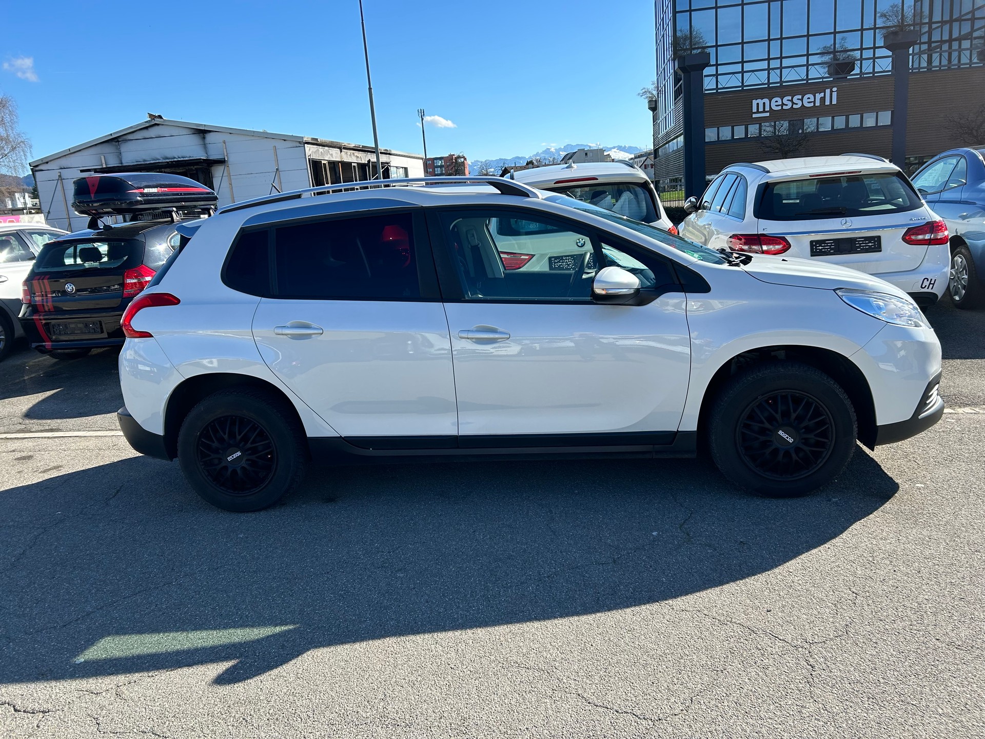 PEUGEOT 2008 1.6 e-HDi Active-image-6