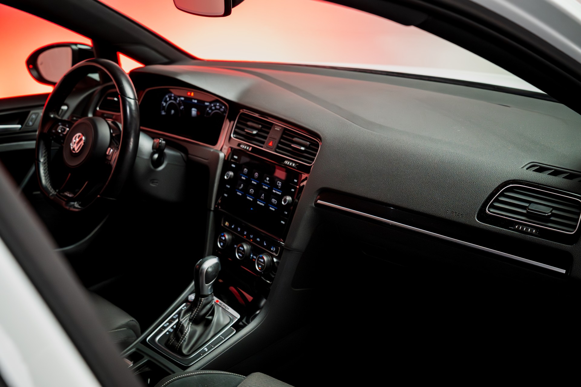 VW Golf VII 2.0 TSI R DSG 4motion / Facelift / Panorama-Schiebedach / Virtual Cockpit-image-14