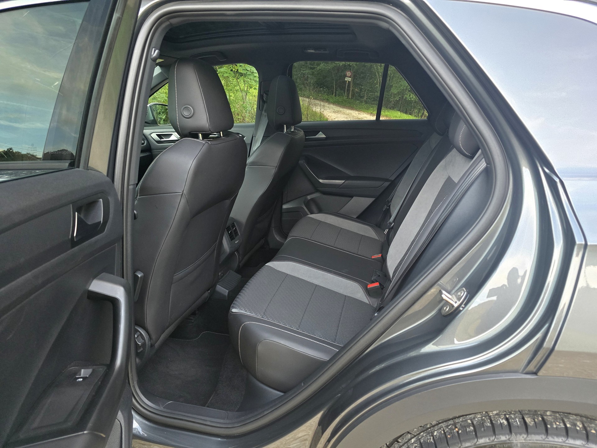 VW T-Roc 2.0 TSI R DSG 4Motion 301PS-image-12