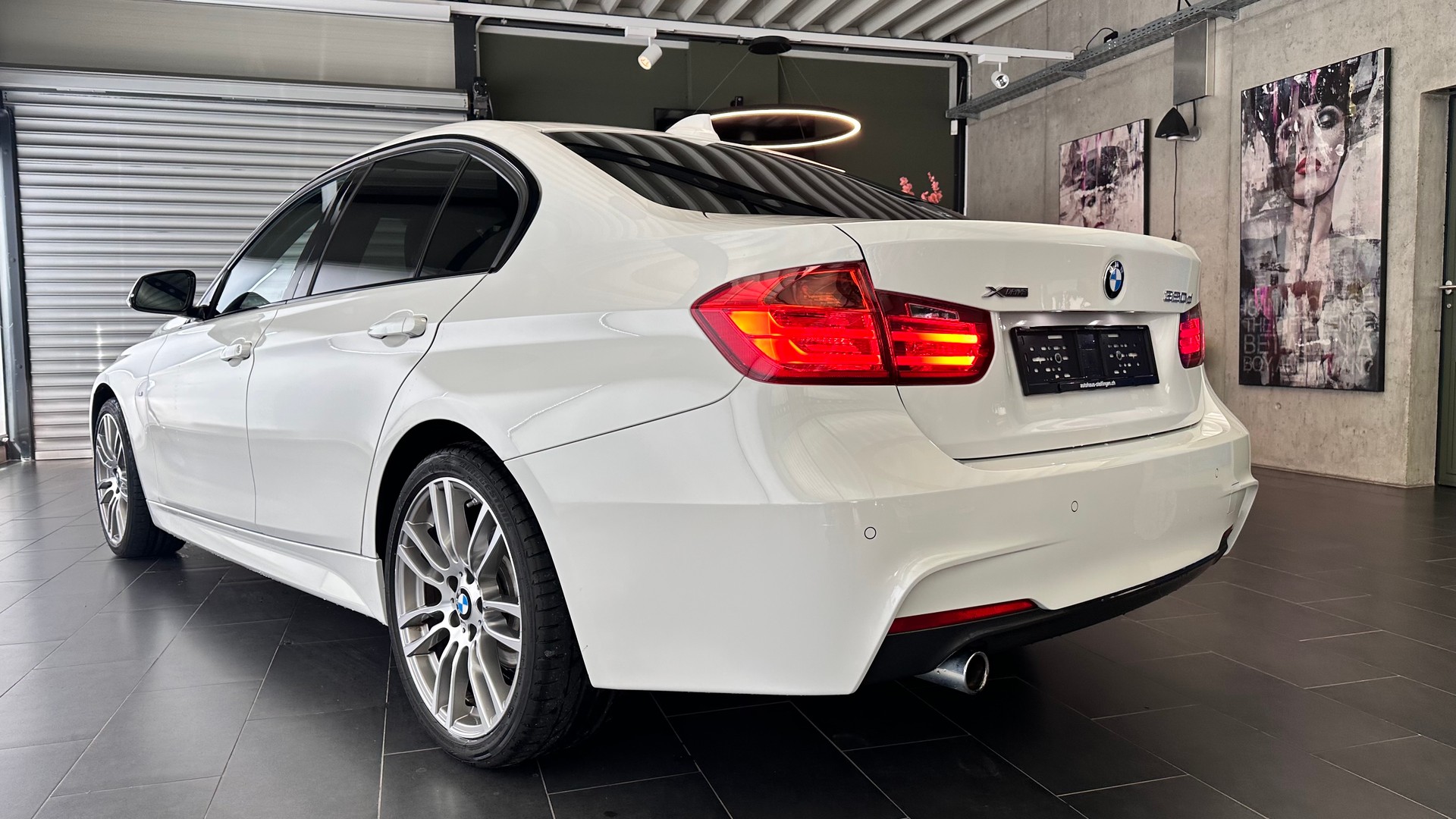BMW 320d xDrive SAG-showroom-element-1