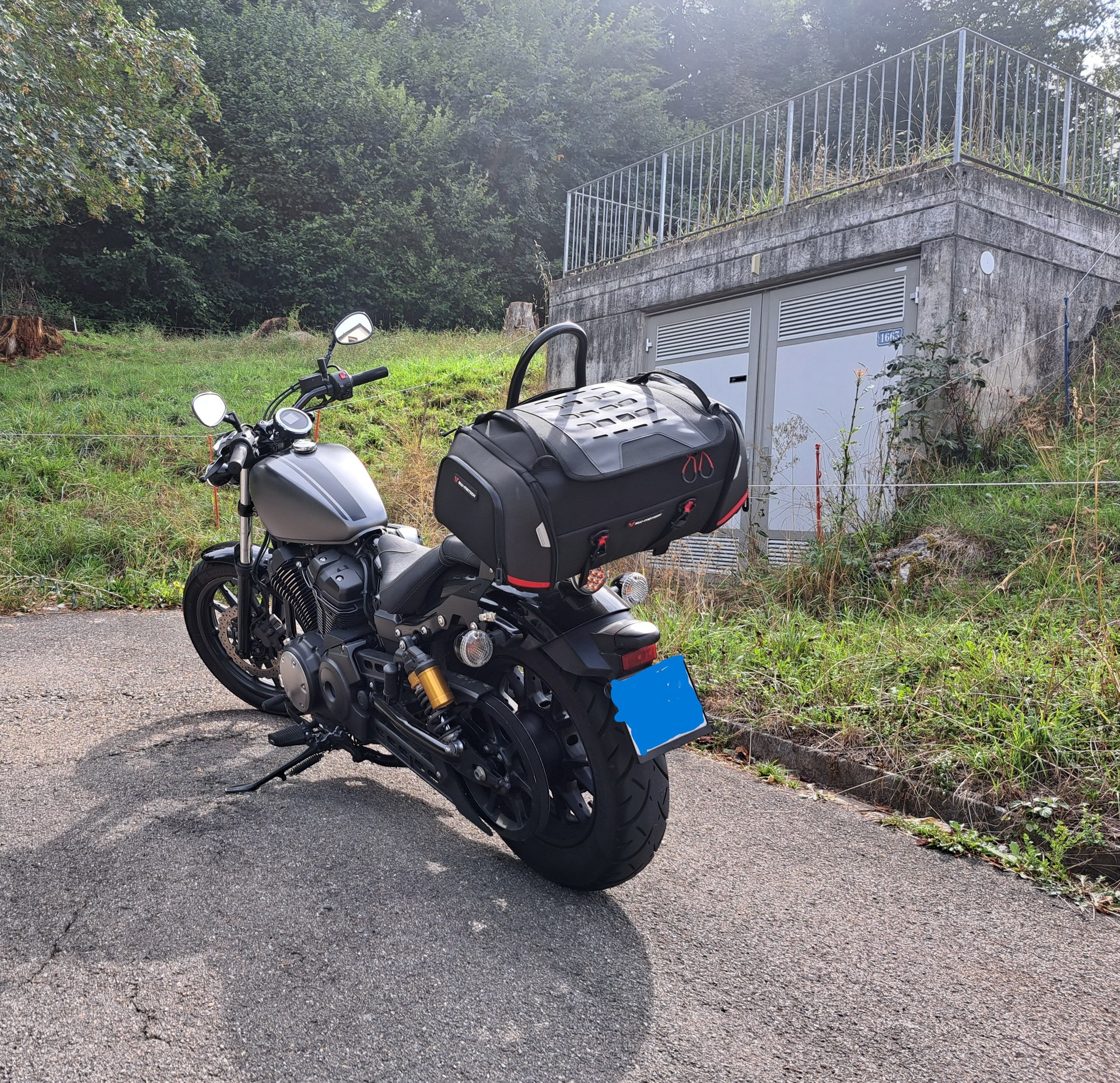YAMAHA XV 950 R ABS-image-1