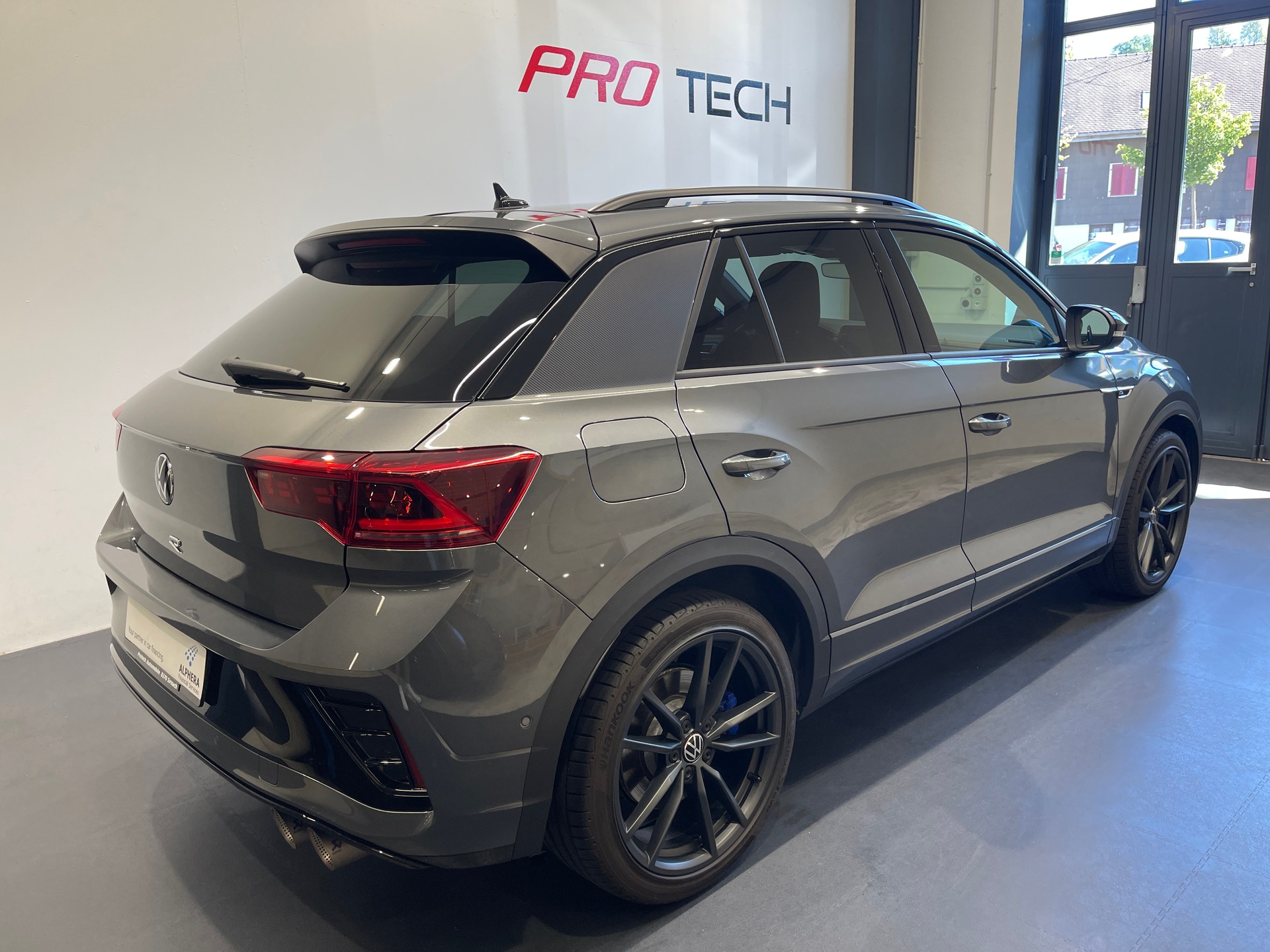 VW T-Roc 2.0 TSI R DSG 4Motion*LEDER*AKRAPOVIC*-showroom-element-3