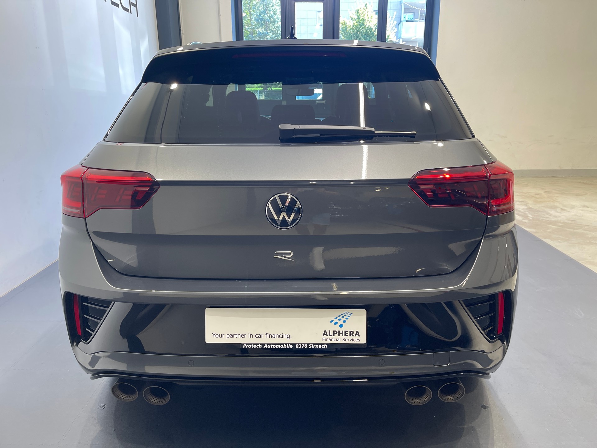 VW T-Roc 2.0 TSI R DSG 4Motion*LEDER*AKRAPOVIC*-image-6