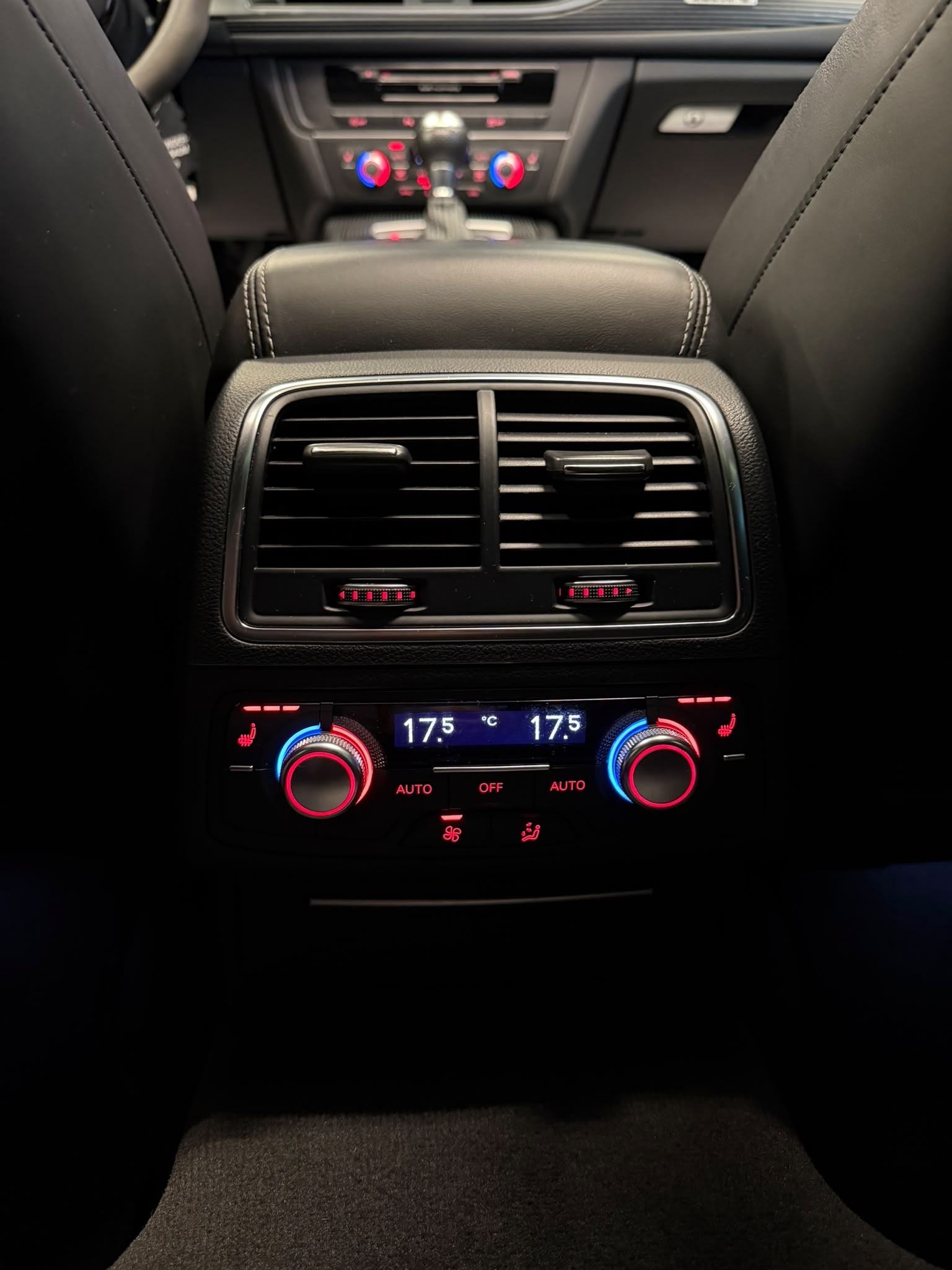 AUDI RS6 Avant 4.0 TFSI V8 performance quattro-image-17