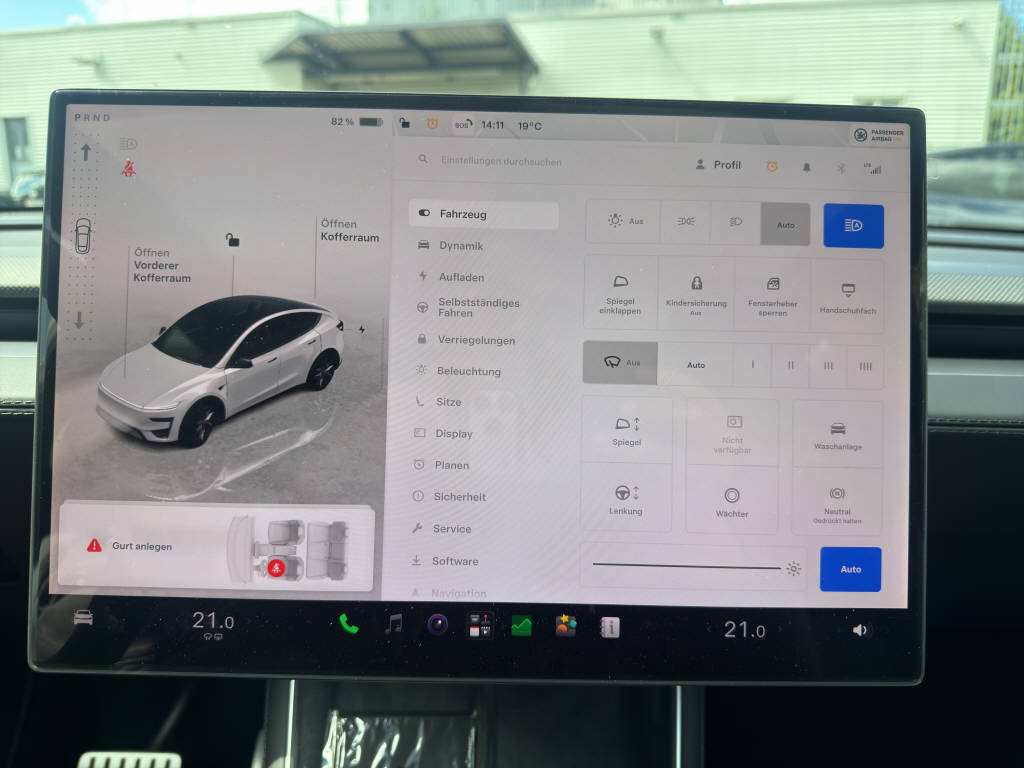 TESLA Model Y Performance AWD-image-21
