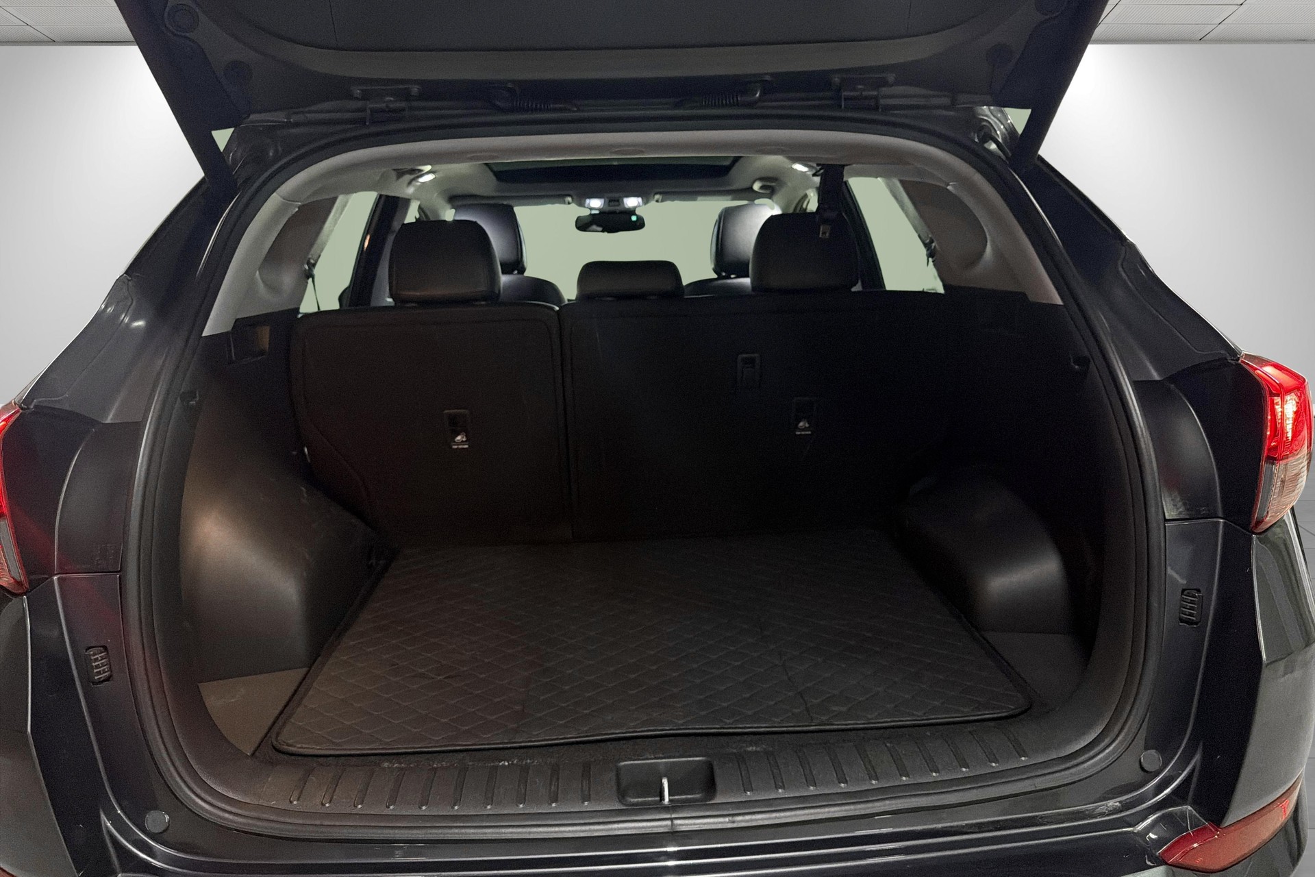 HYUNDAI Tucson 2.0 CRDI Vertex 4WD Automatic-image-17