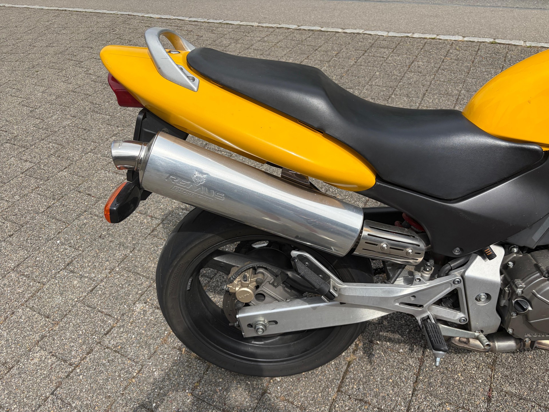 HONDA CB 600 F Hornet-image-3