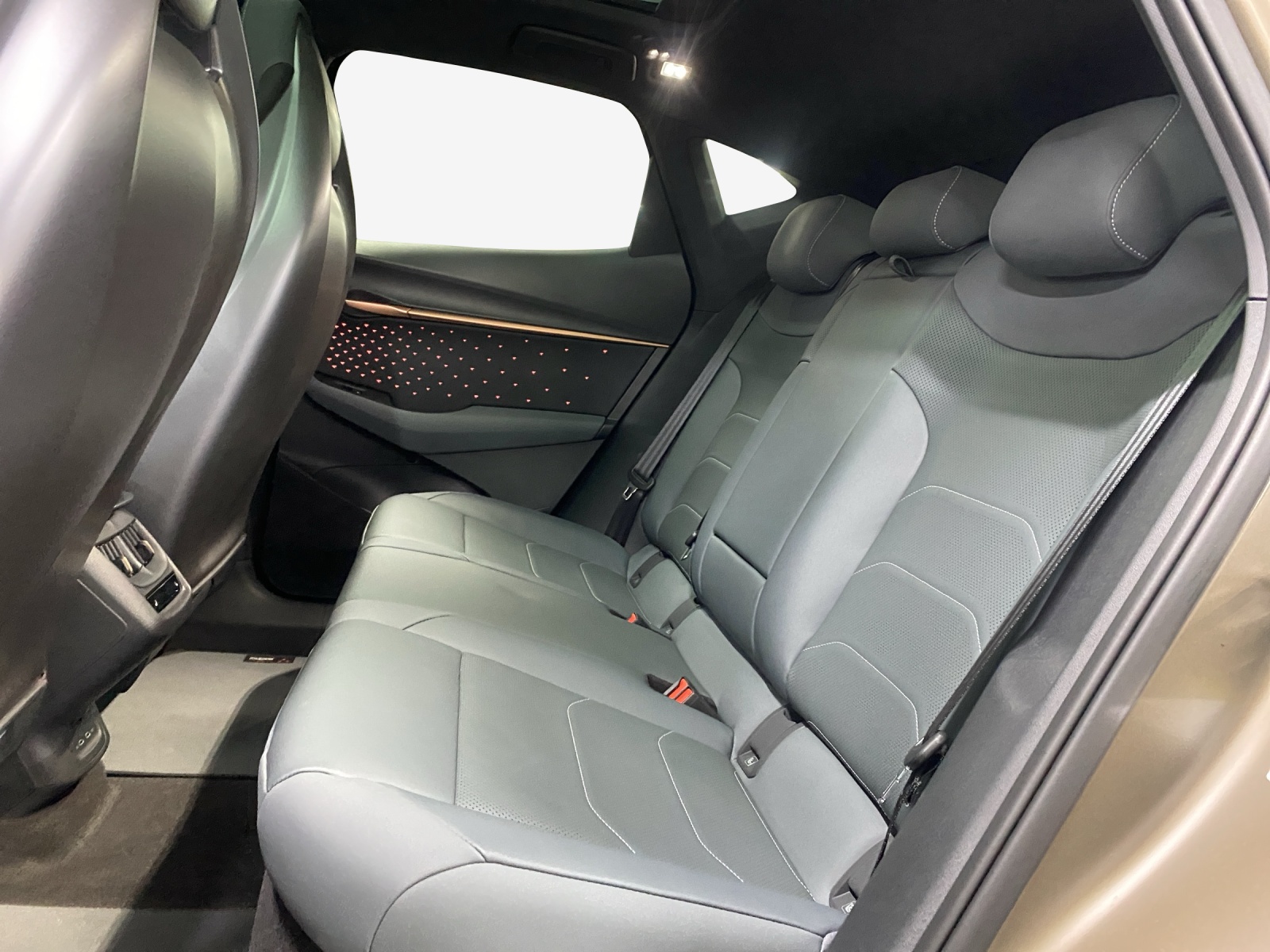 CUPRA Tavascan 77 kWh Edge 4D-image-11